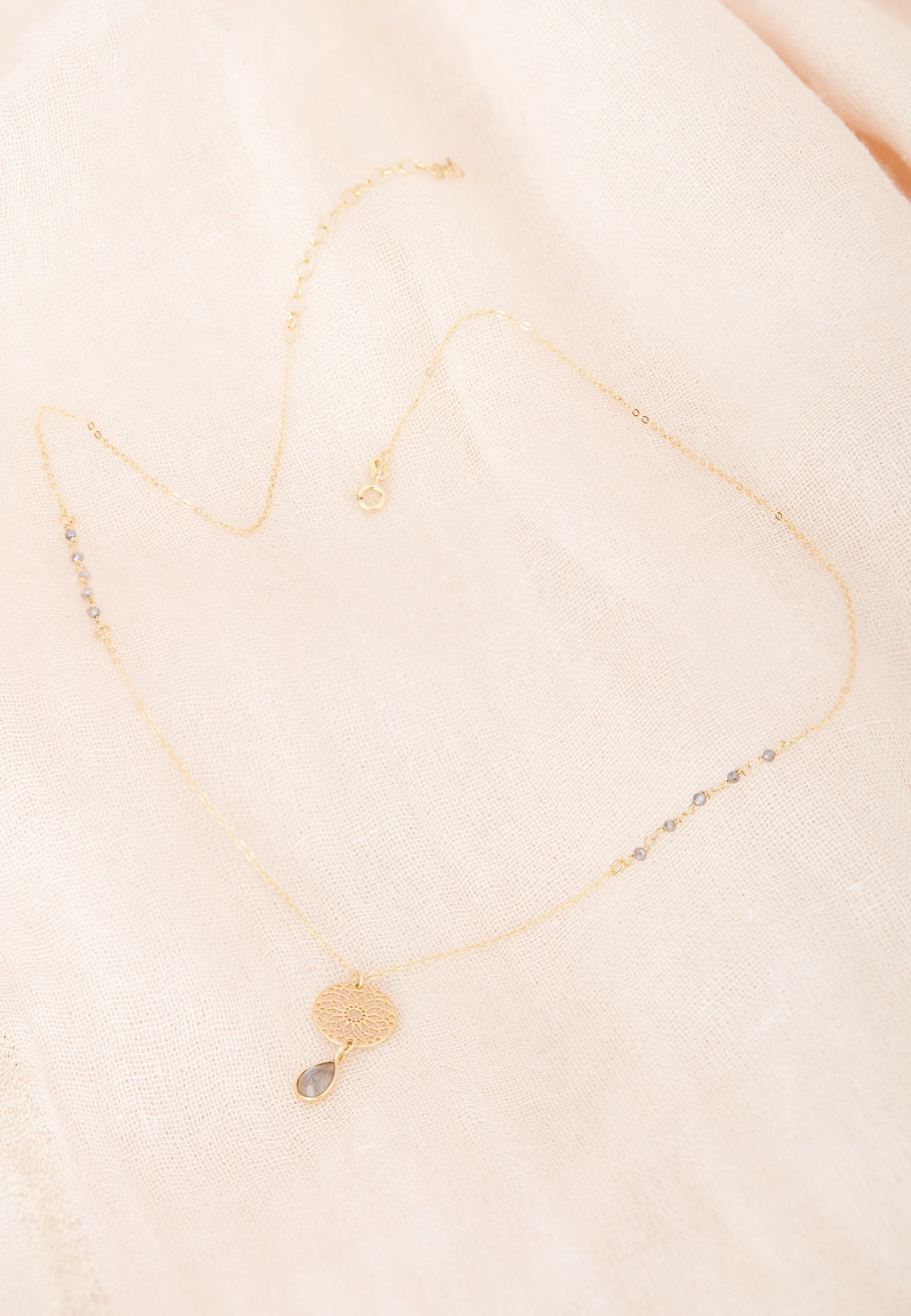 ROSETTE NECKLACE
