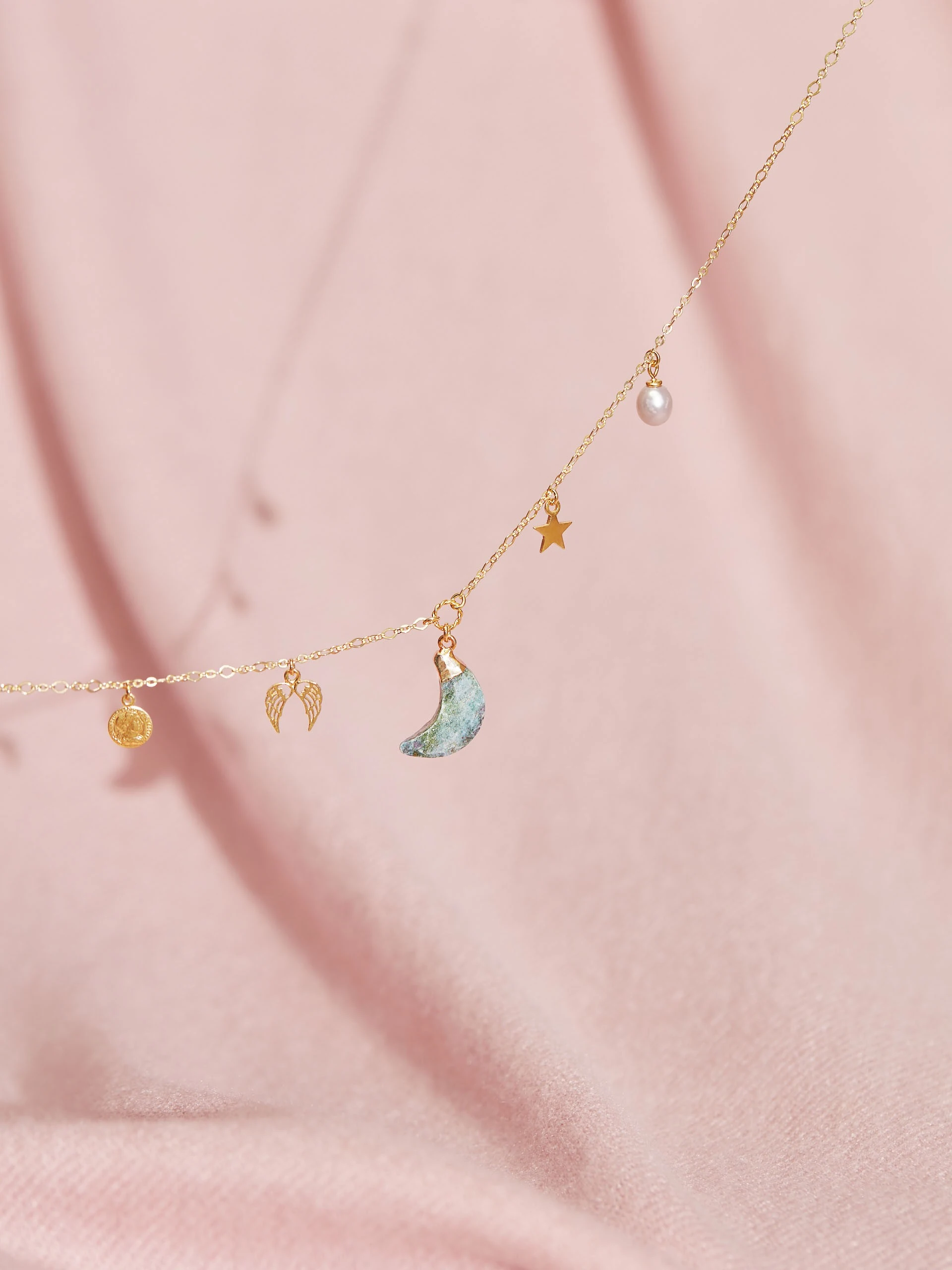 GOLD PLATED NECKLACE WITH PENDANTS