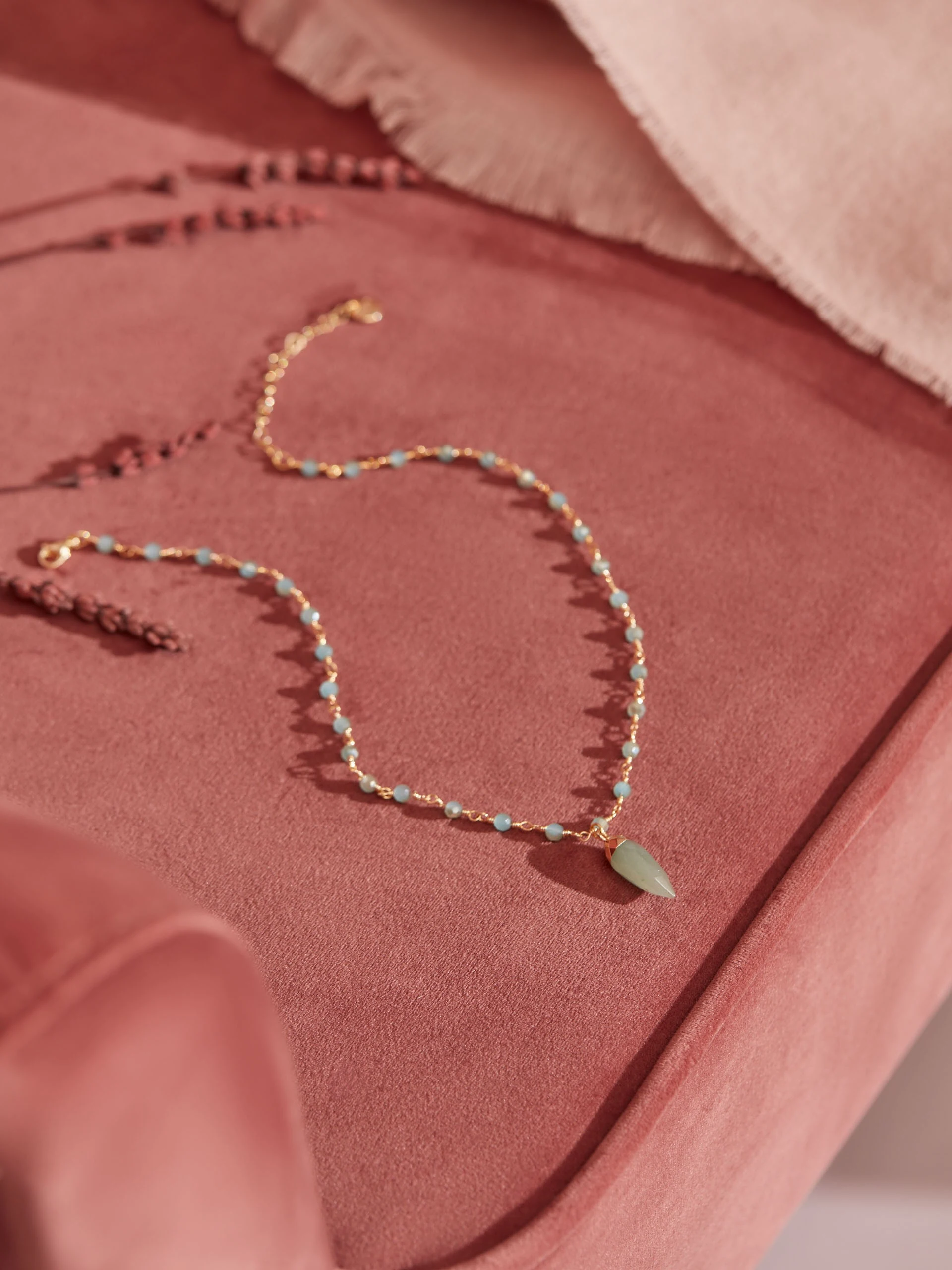 NATURAL STONE NECKLACE