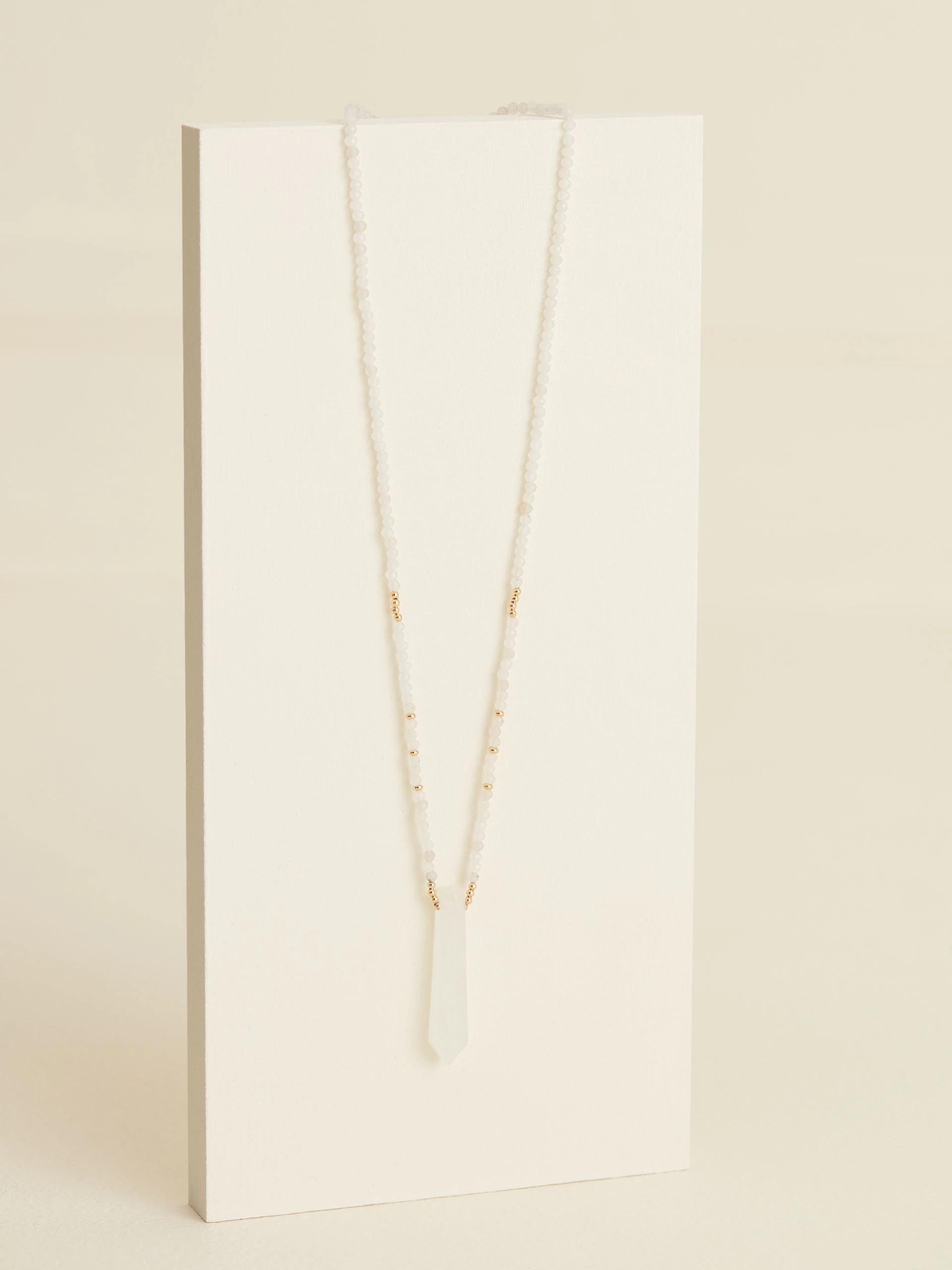 LONG QUARTZ NECKLACE