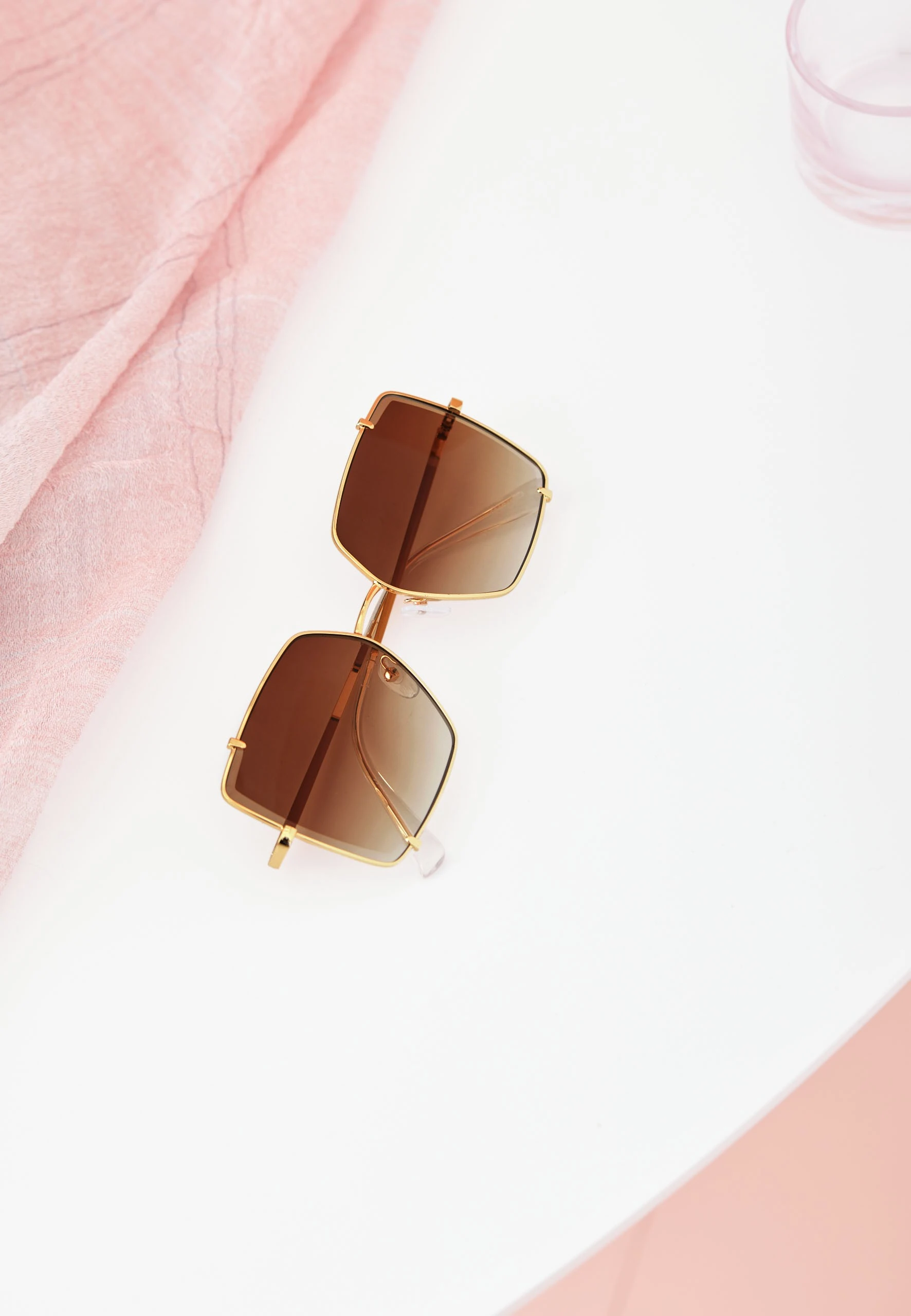 BIG ELEGANT SUNGLASSES