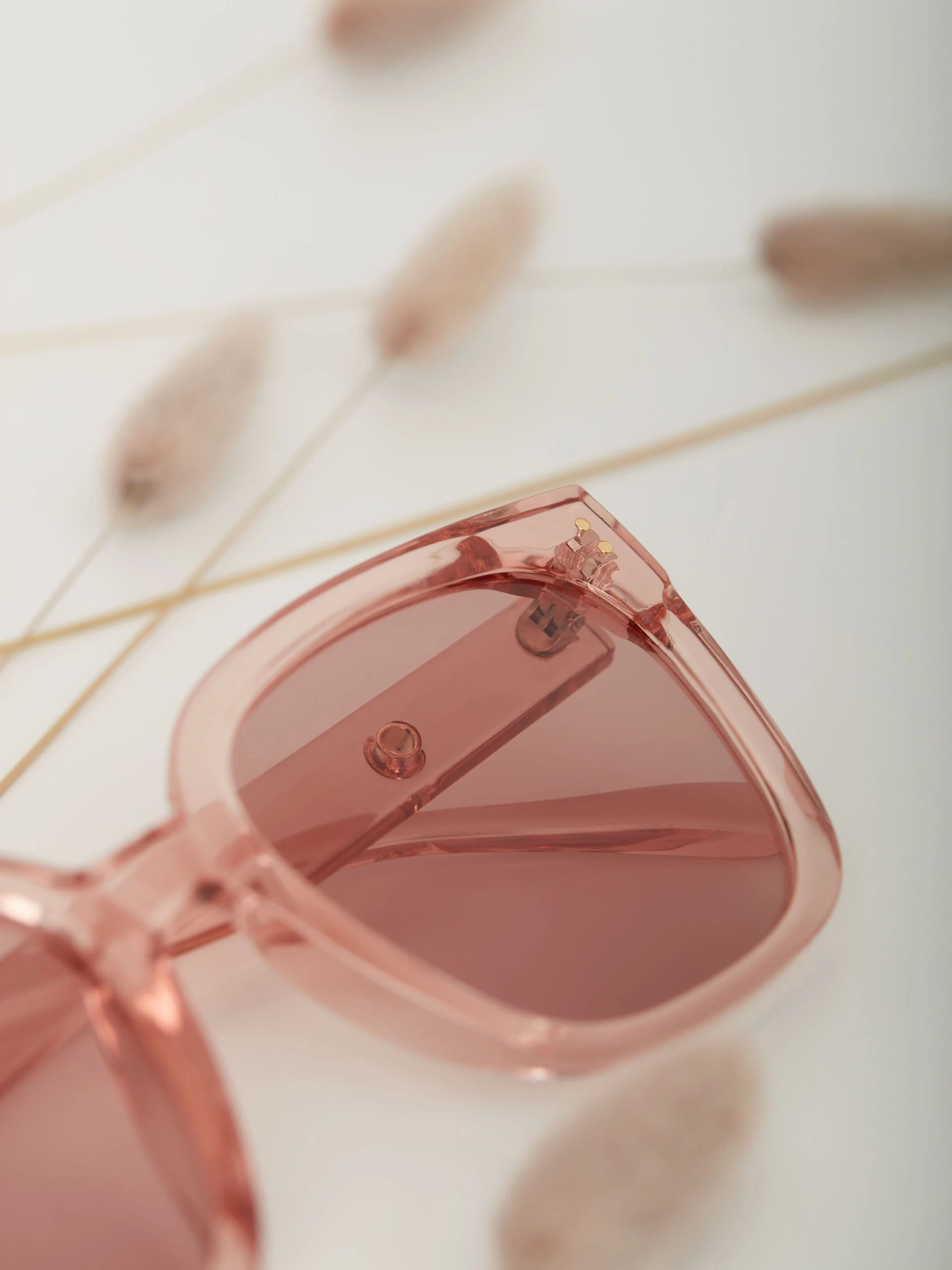 PINK GLASSES