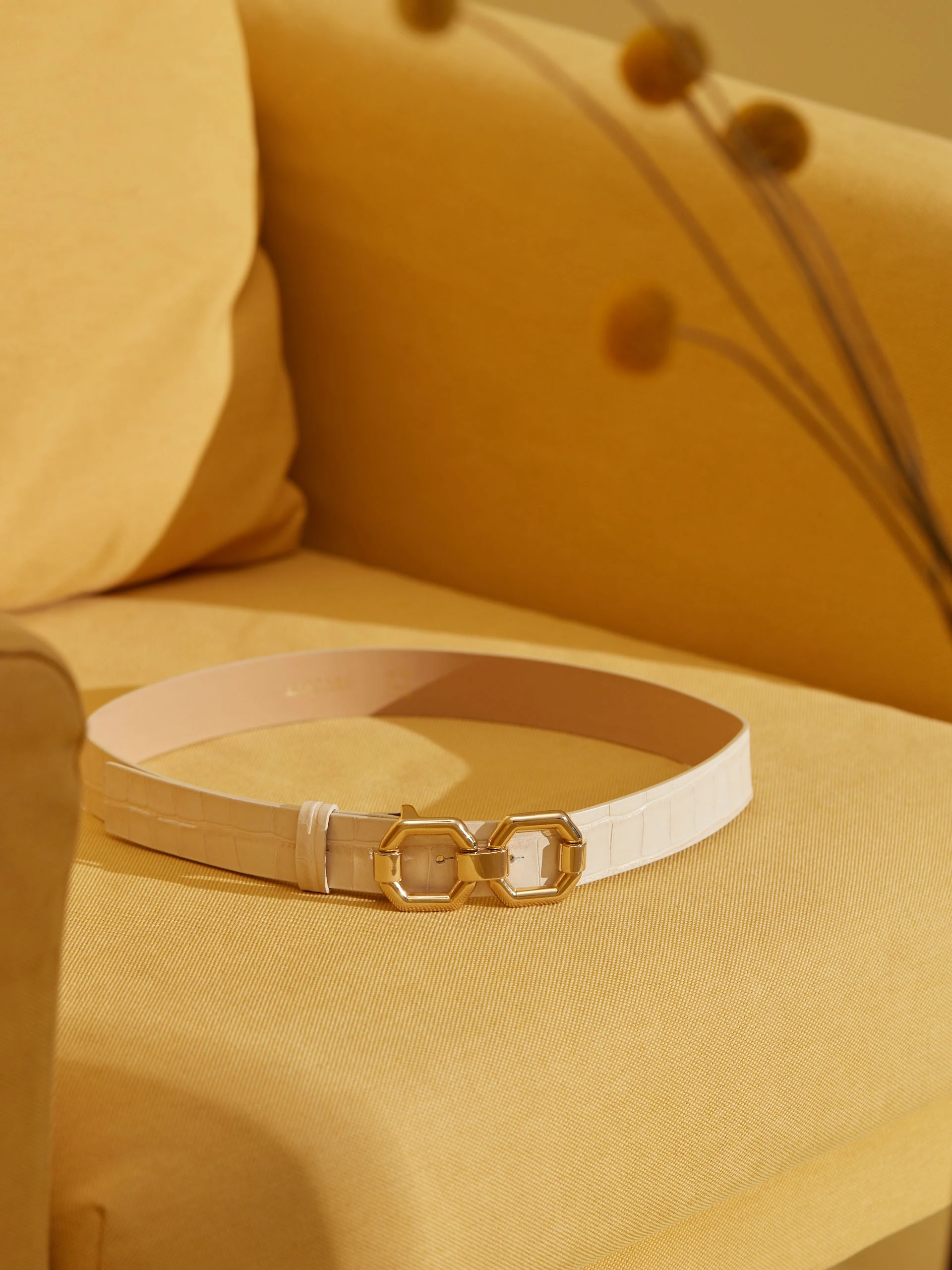 WHITE LEATHER STRAP