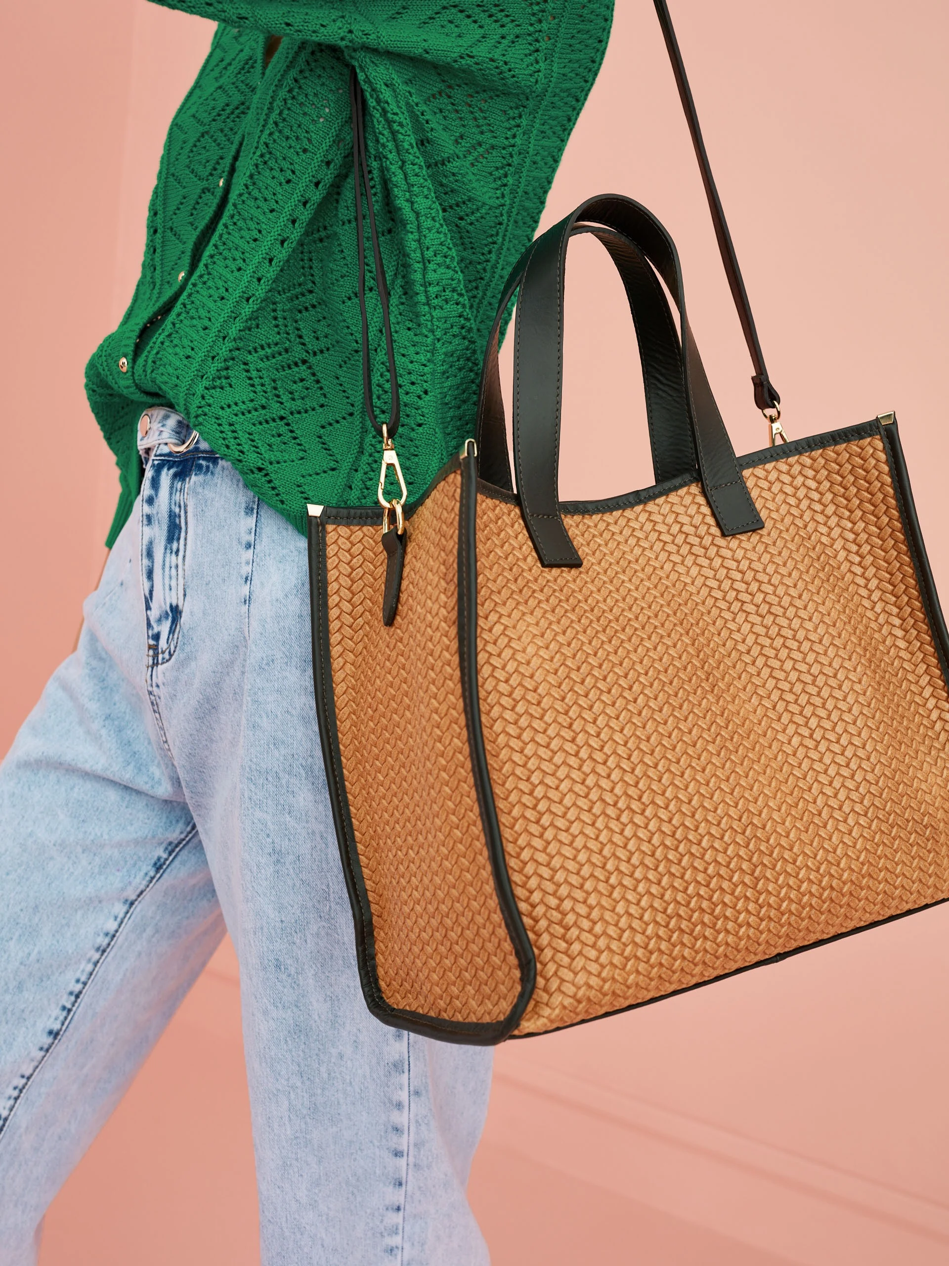 BROWN WOVEN BAG