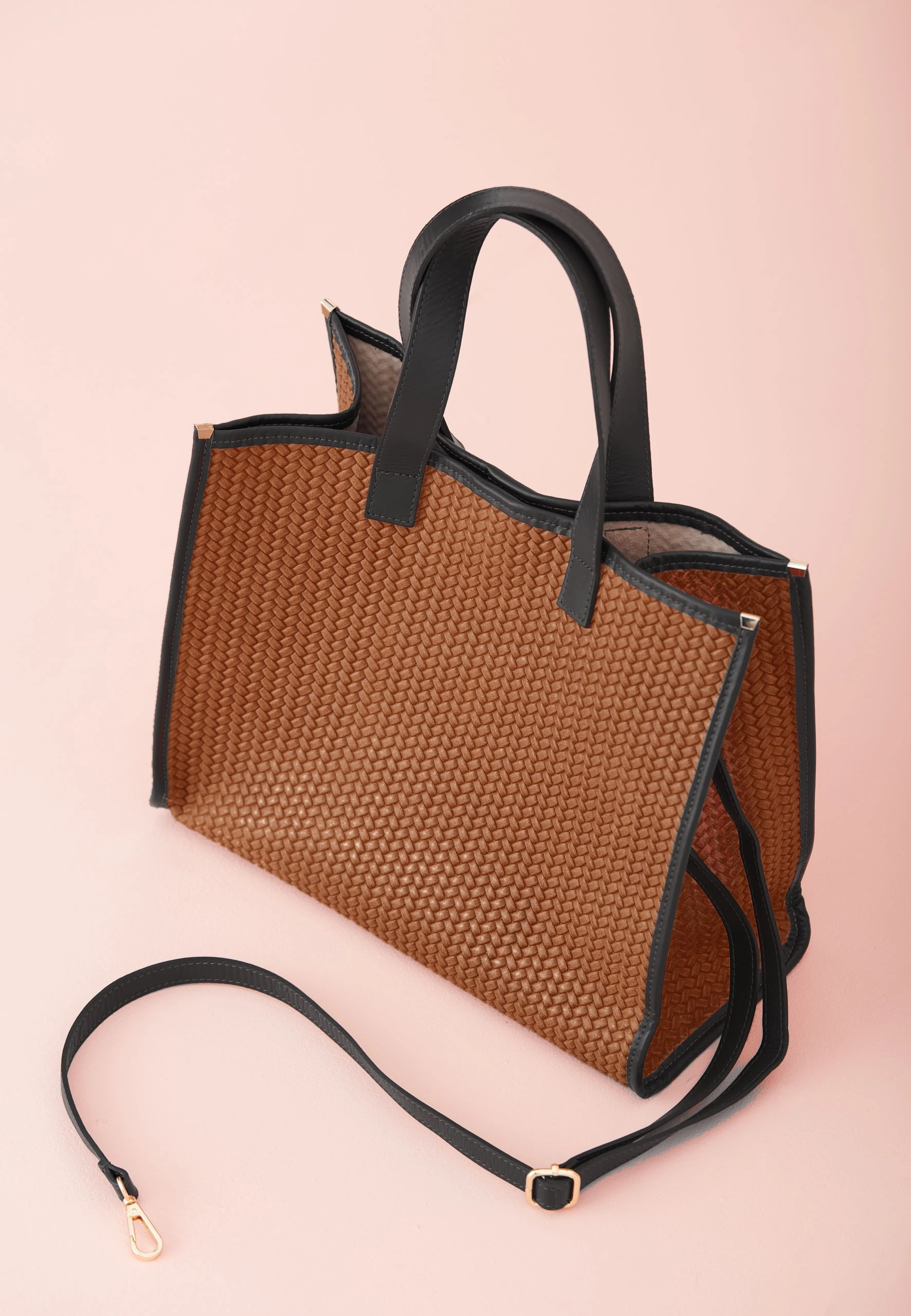 BROWN WOVEN BAG
