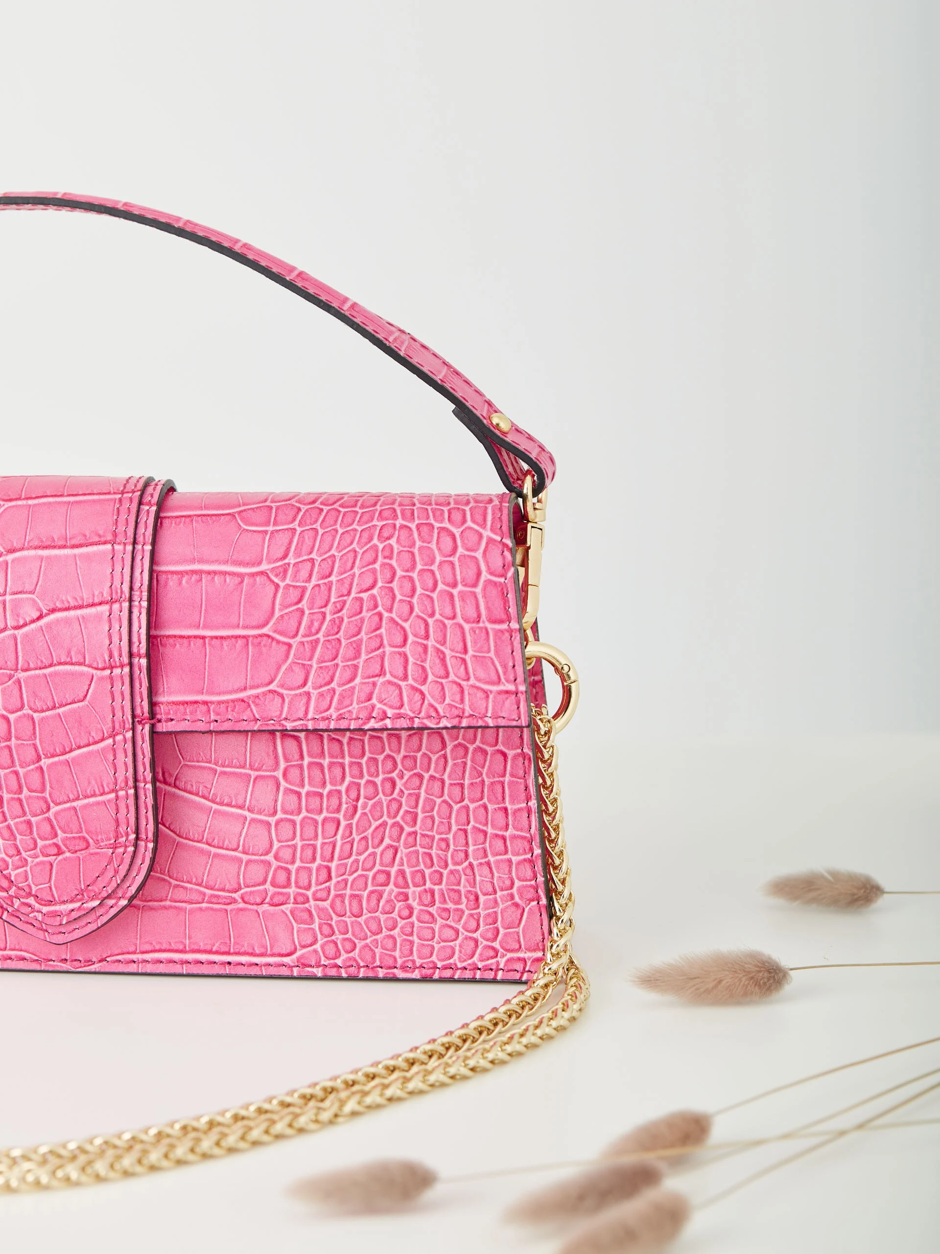 PINK SHOULDER BAG WITH CHAIN