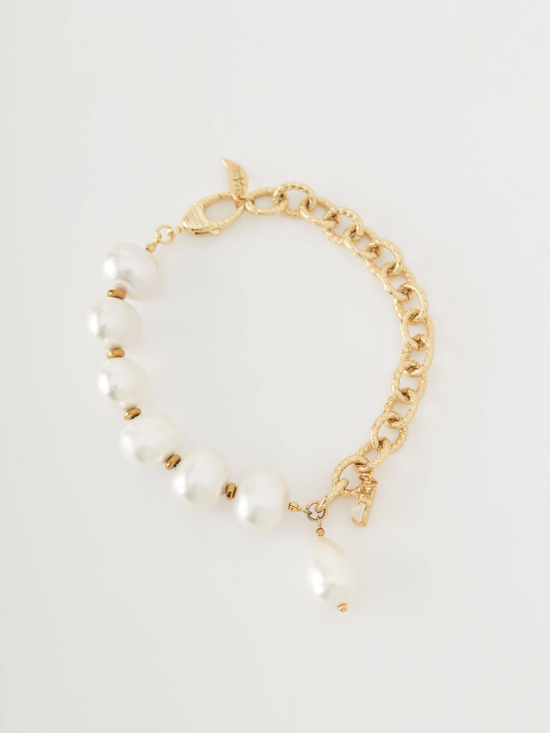 Pearl bracelet