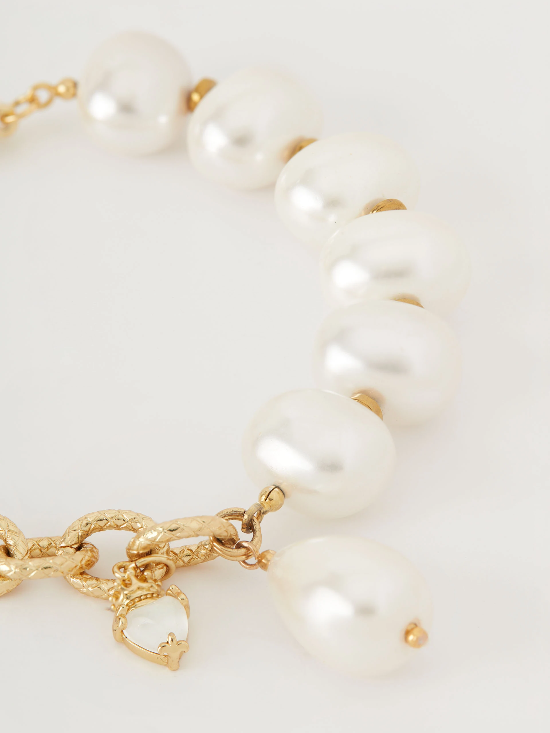 Pearl bracelet