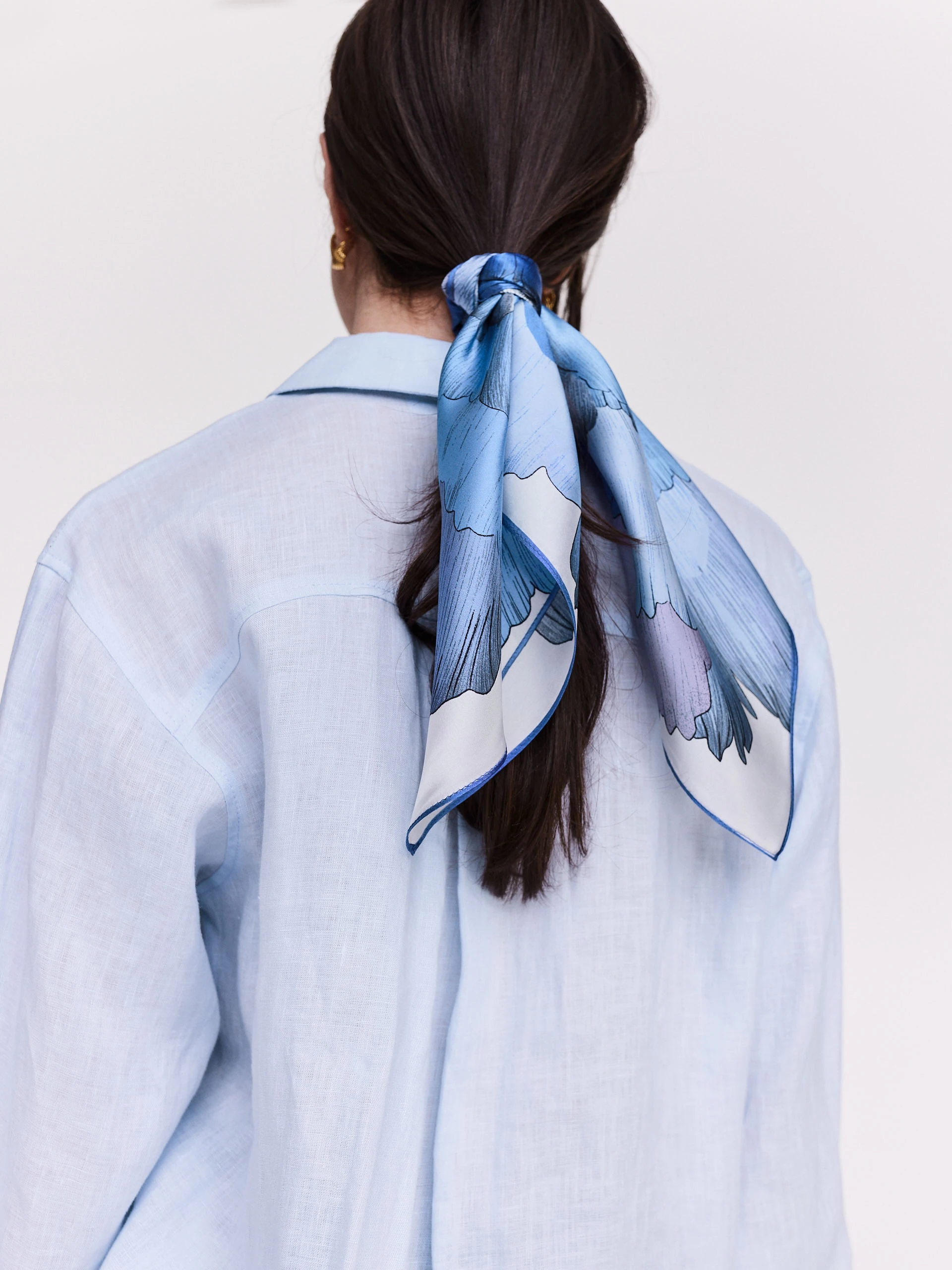 Silk gavroche with floral pattern