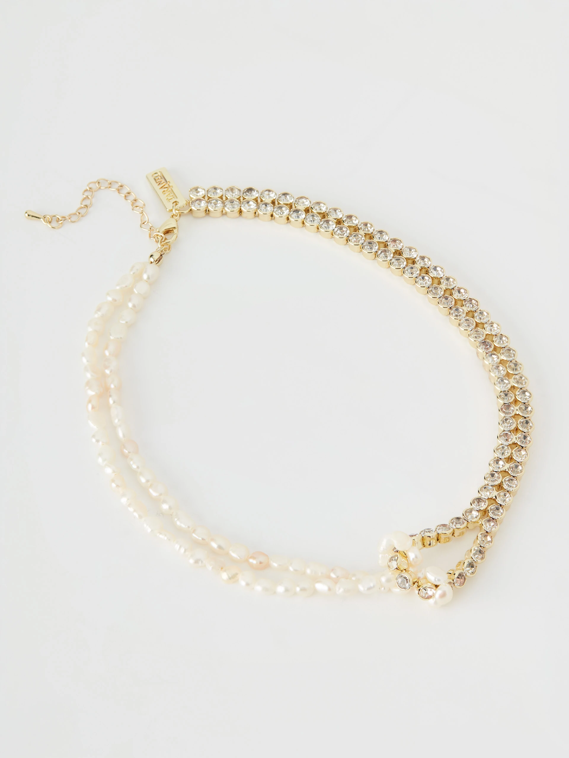 Necklace with crystals