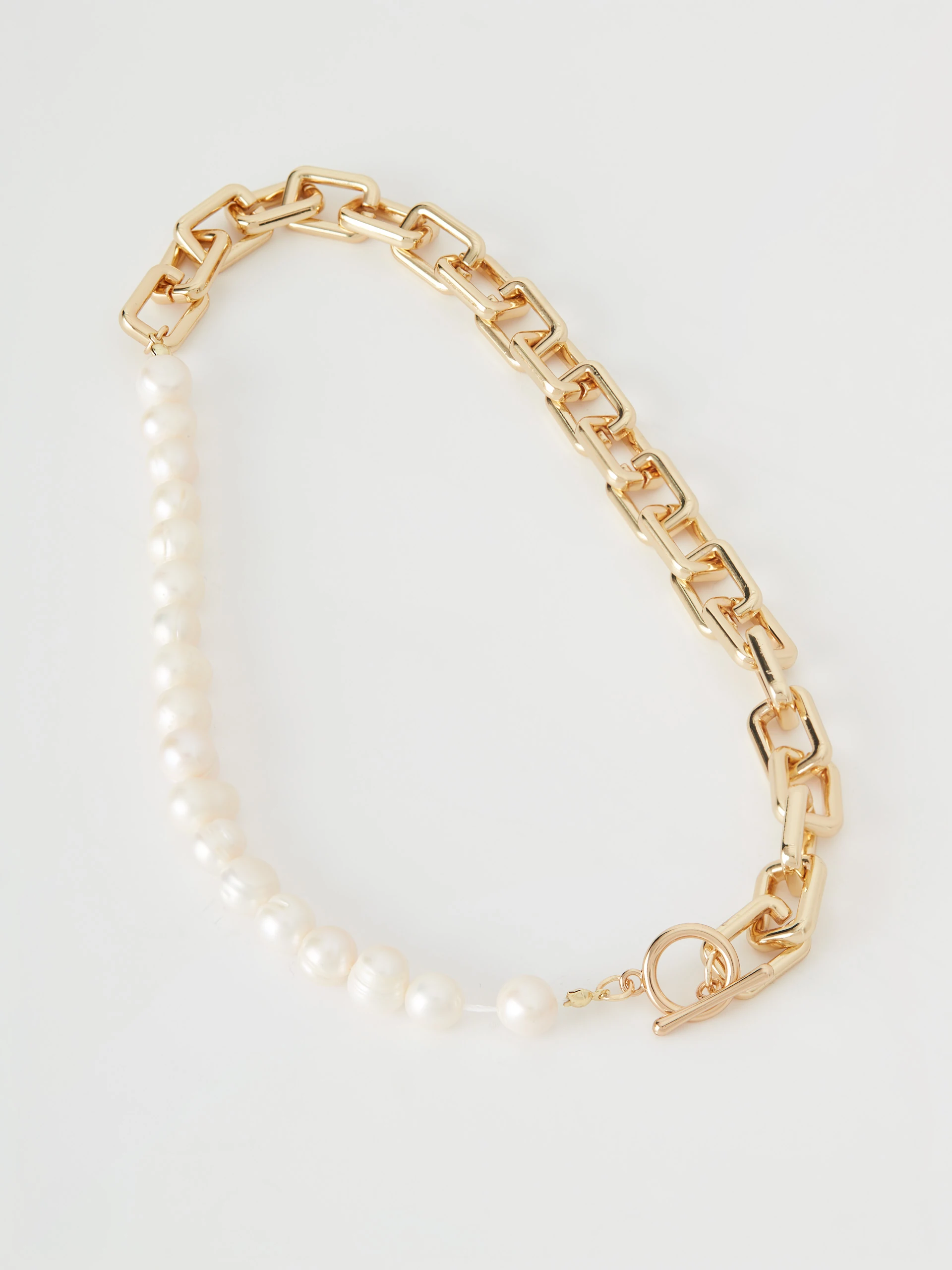 Pearl necklace