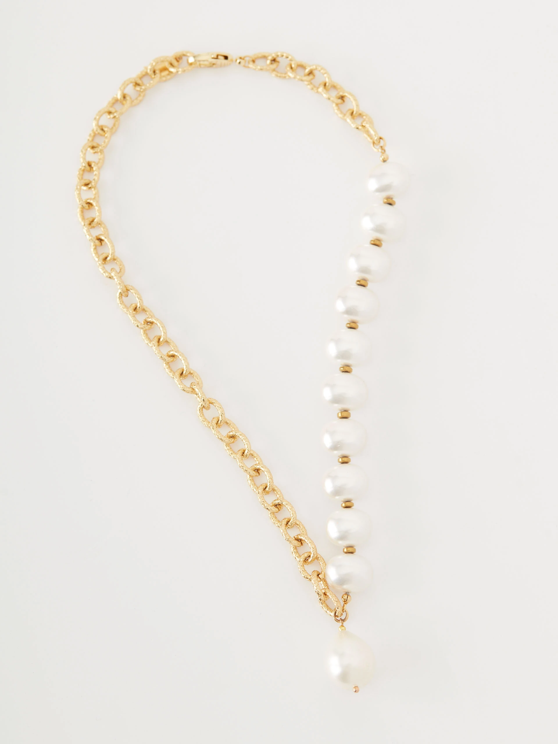 Gold-plated pearl necklace