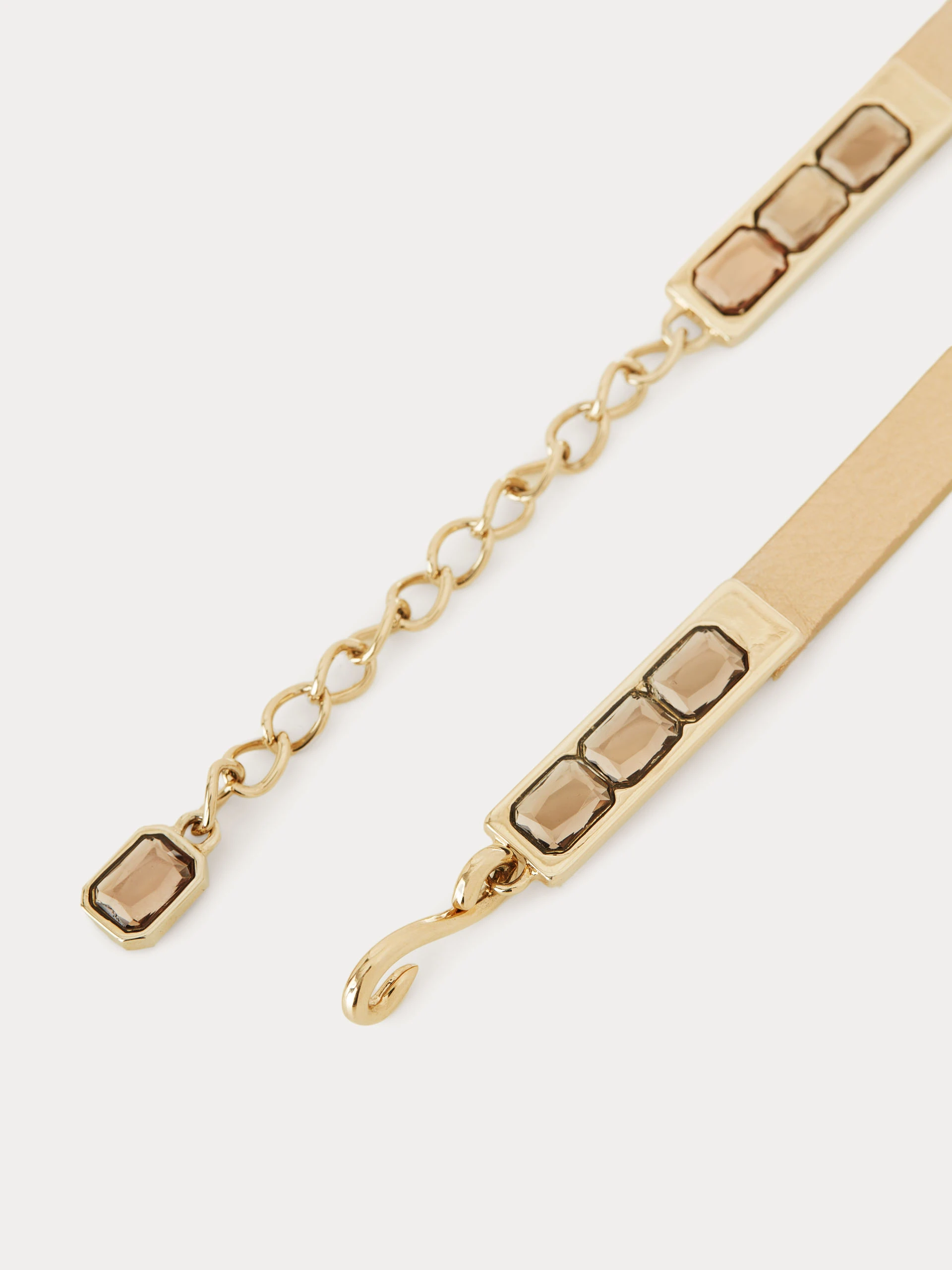 Narrow belt with crystals
