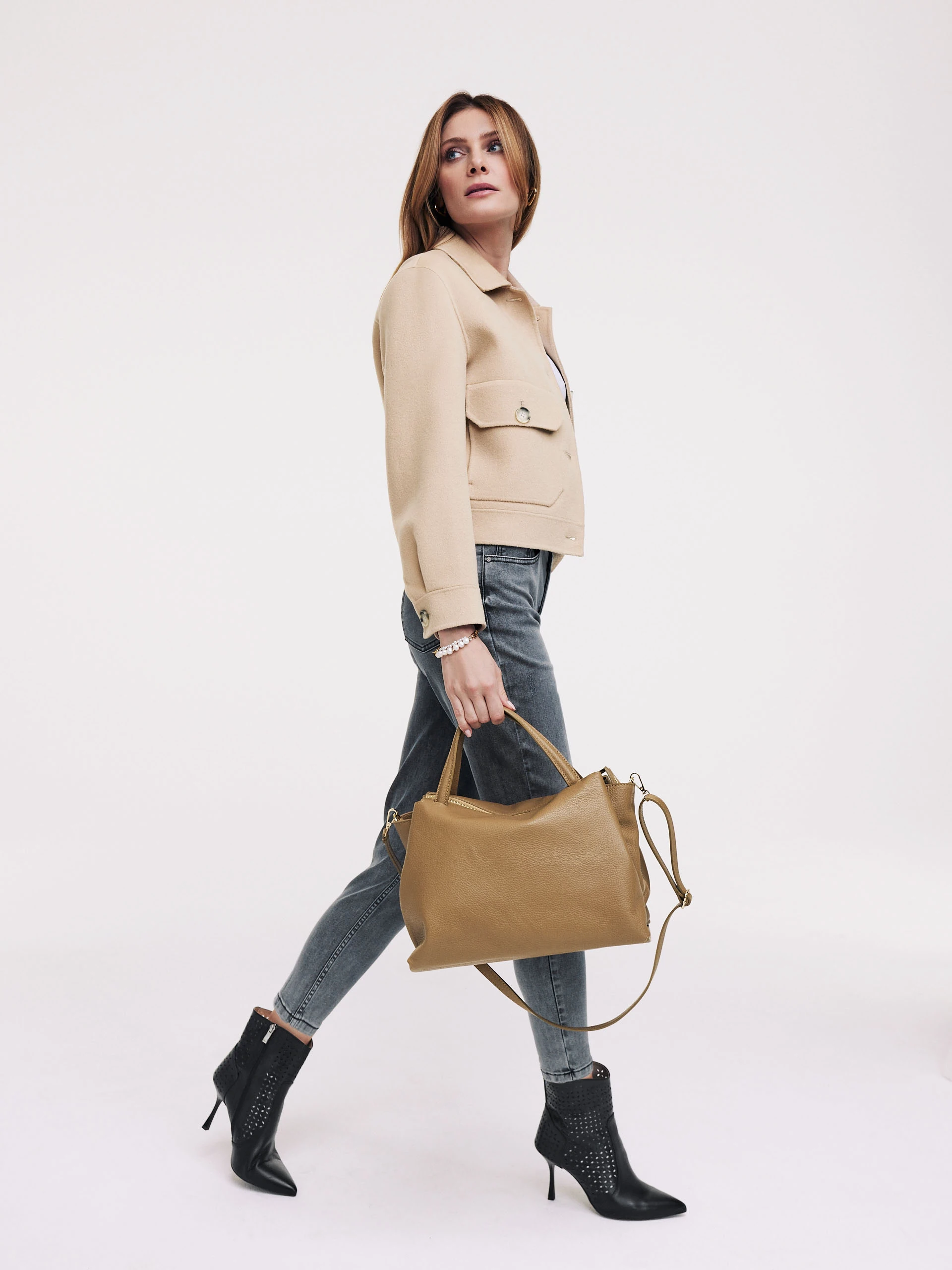 Brown natural leather travel bag