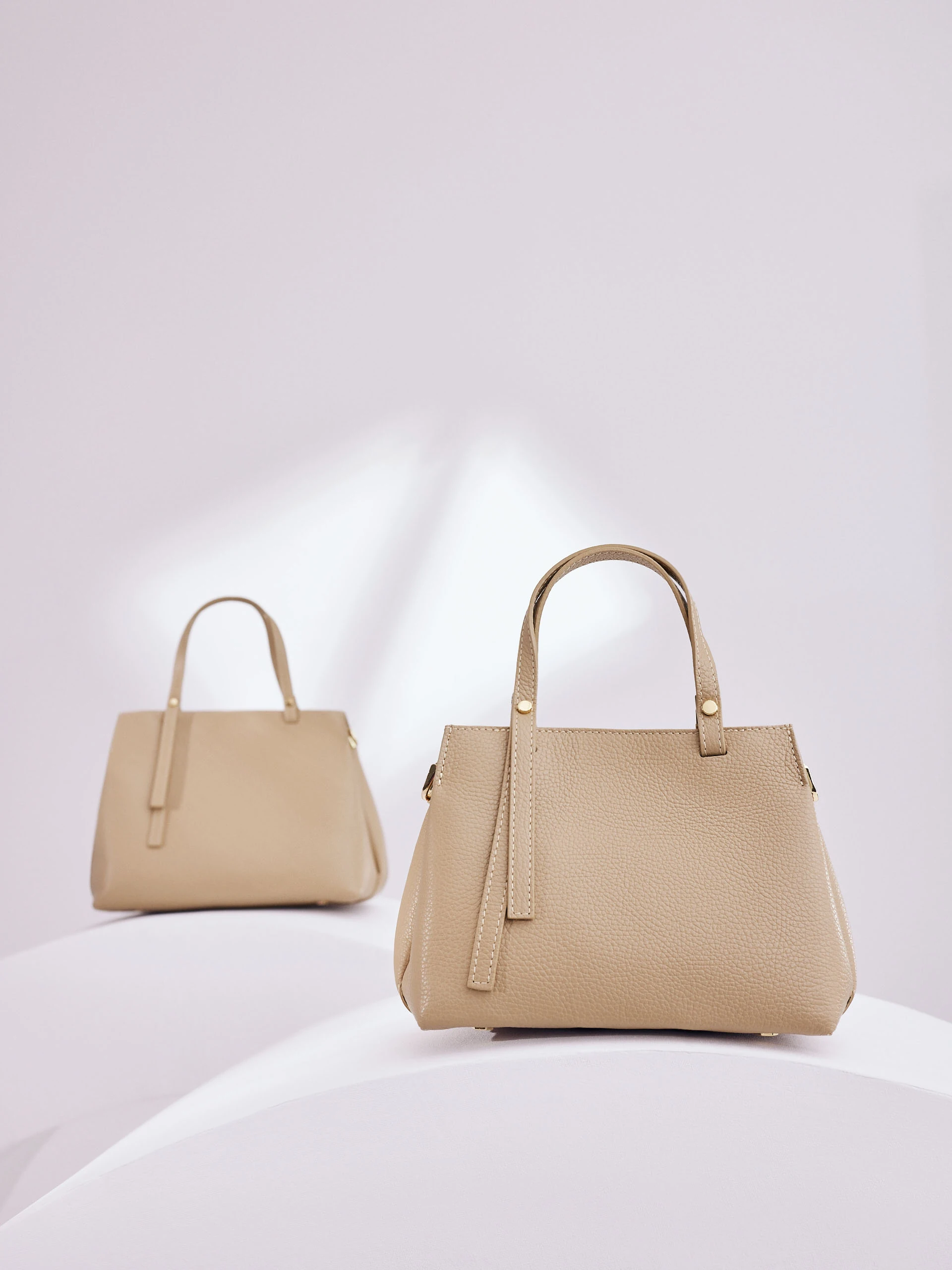 Skórzana torebka typu shopper w kolorze taupe