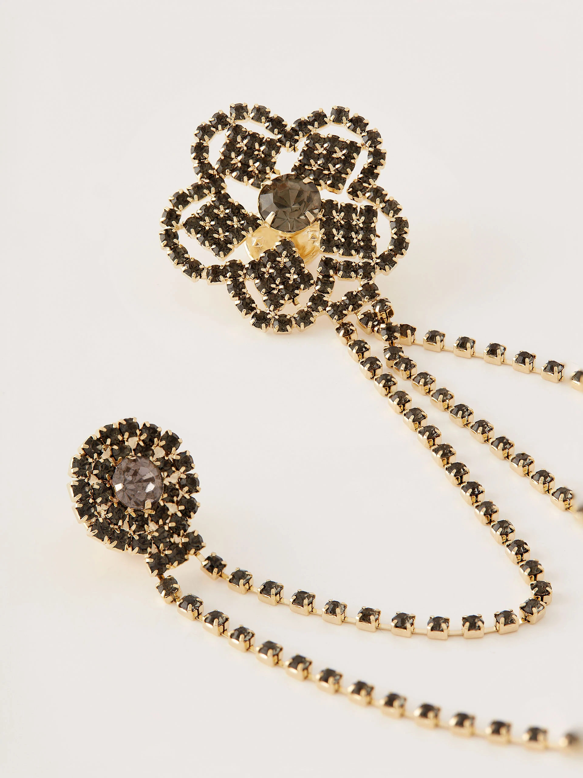 Beaded brooch