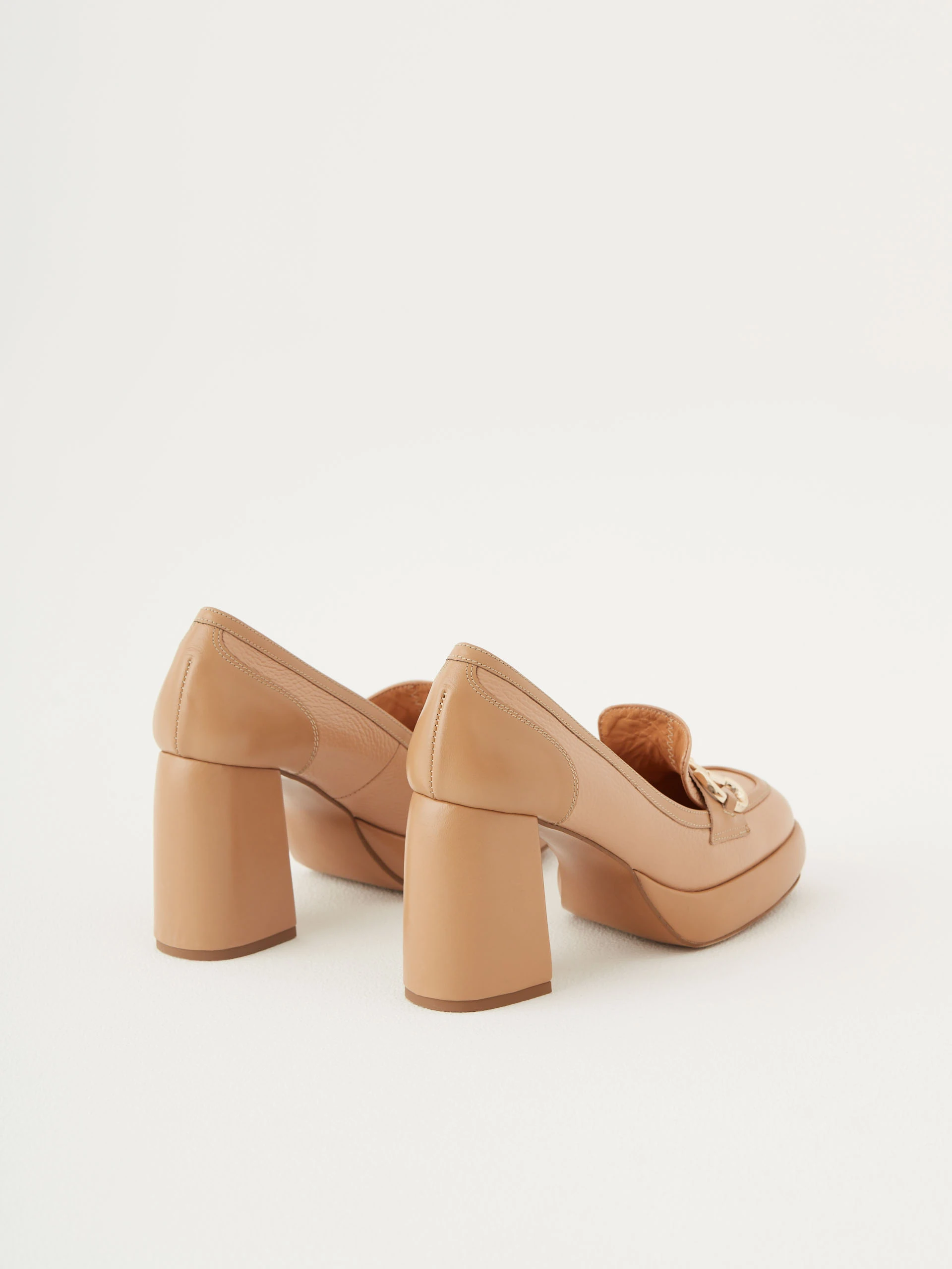 Platform pumps with buckles