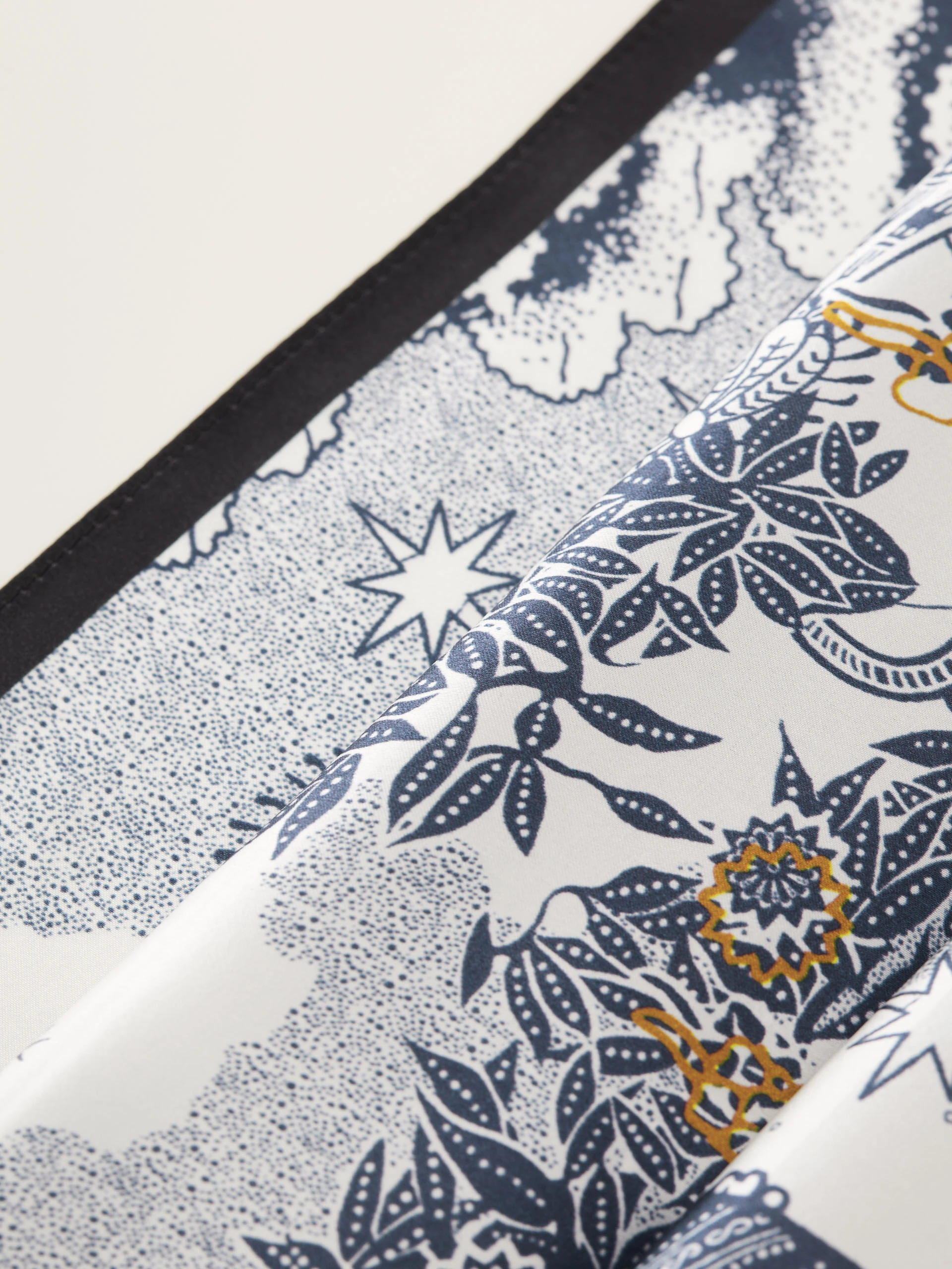 Silk scarf in regular pattern