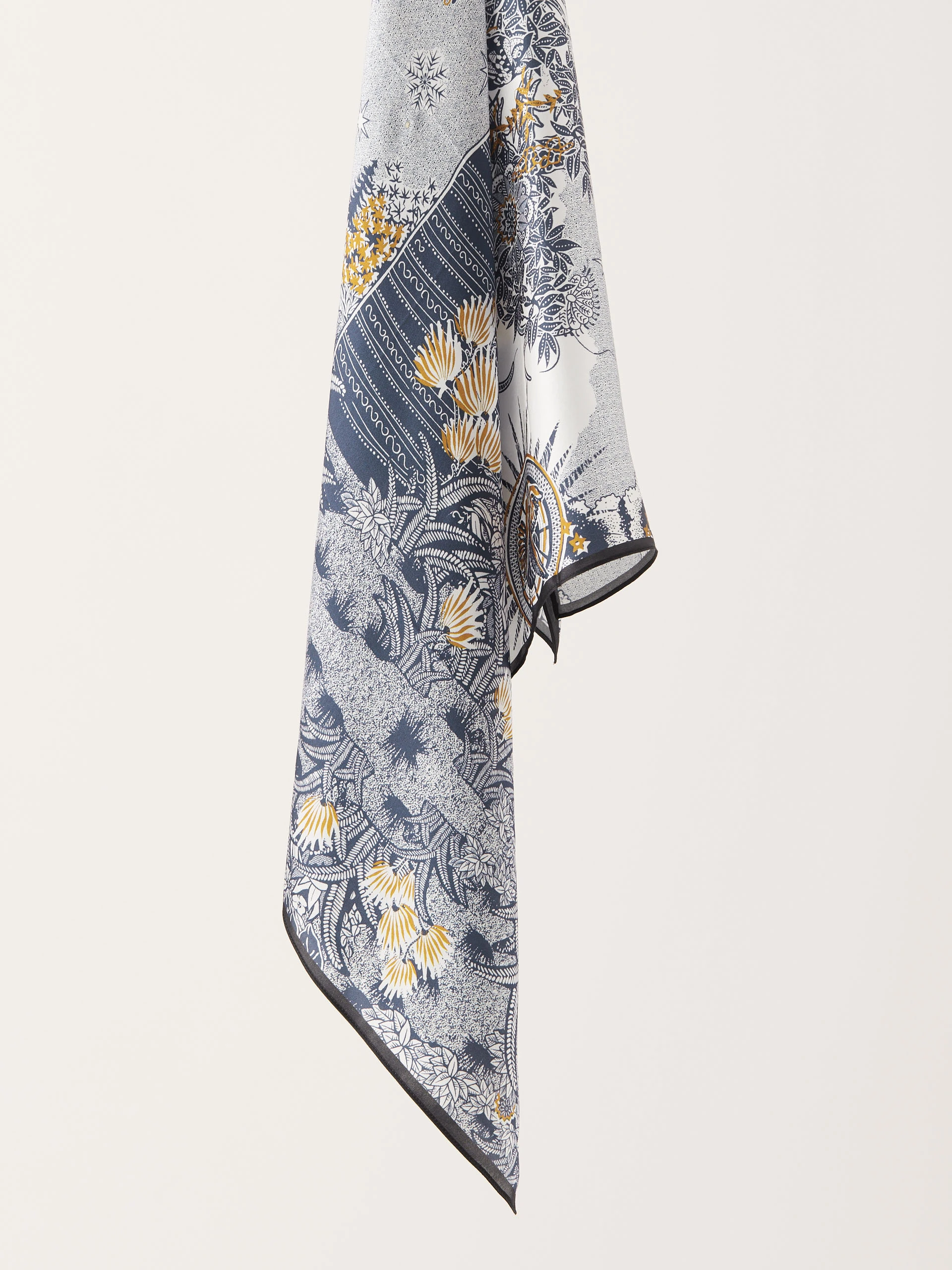 Silk scarf in regular pattern