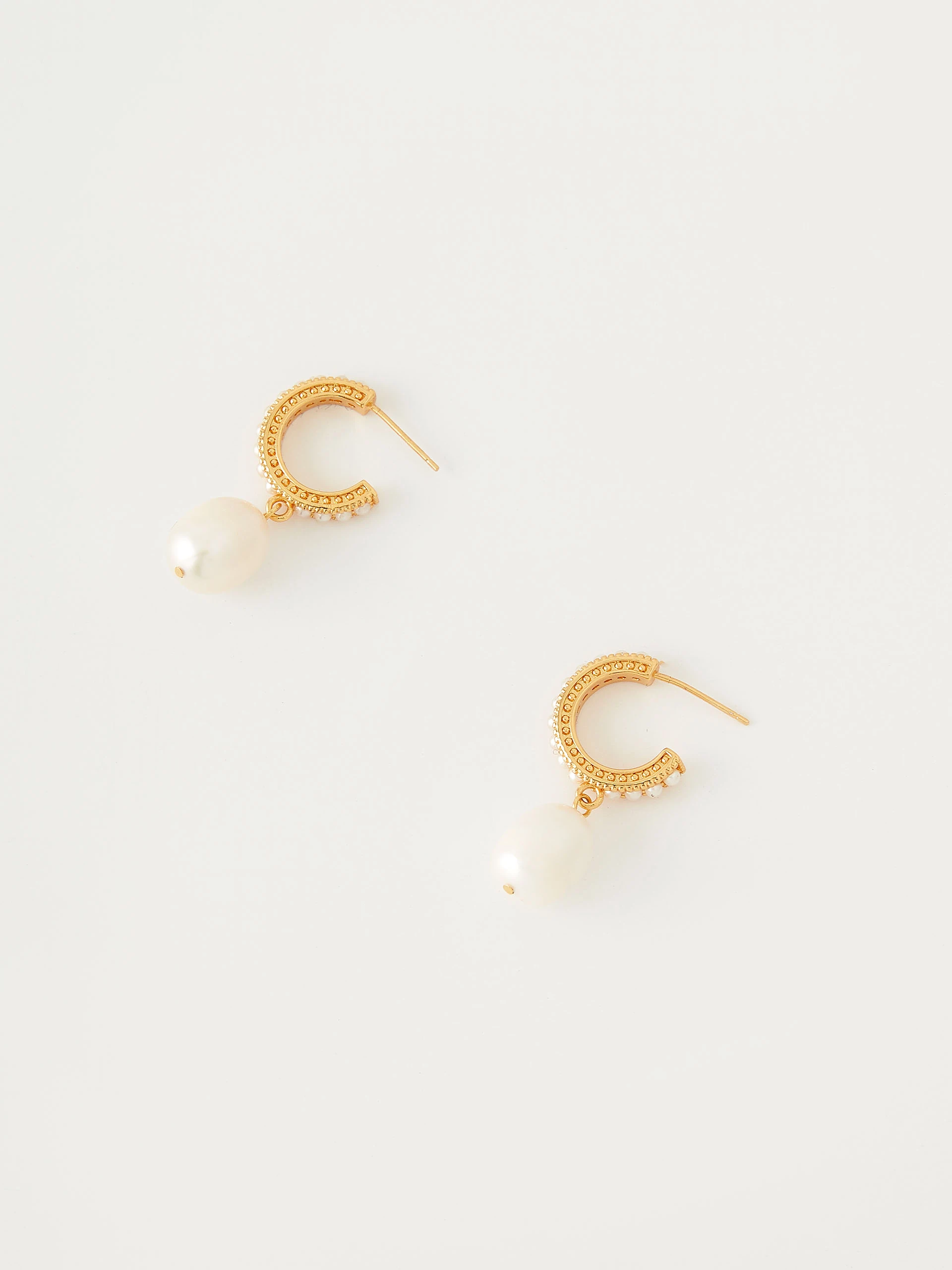 Gold-tone earrings with pearls