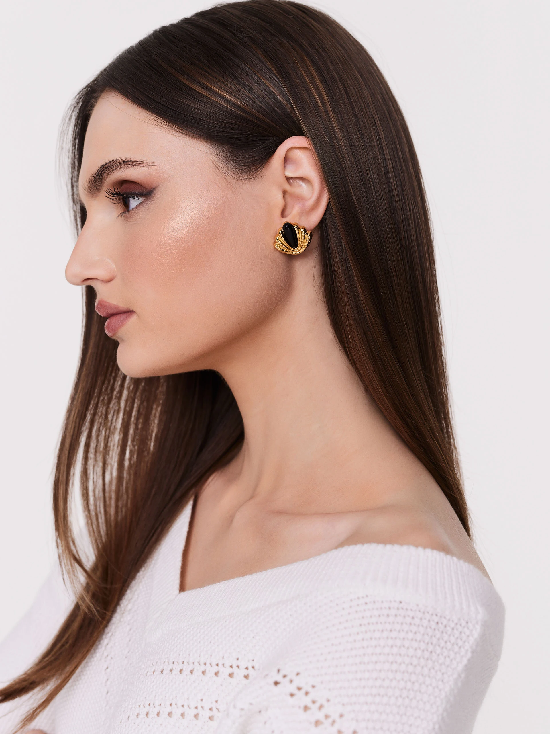Elegant earrings on sticks