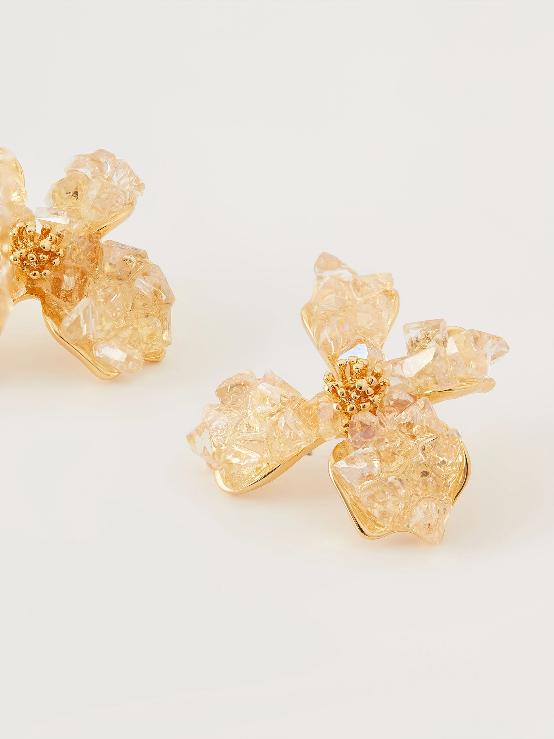 Earrings with glass crystals