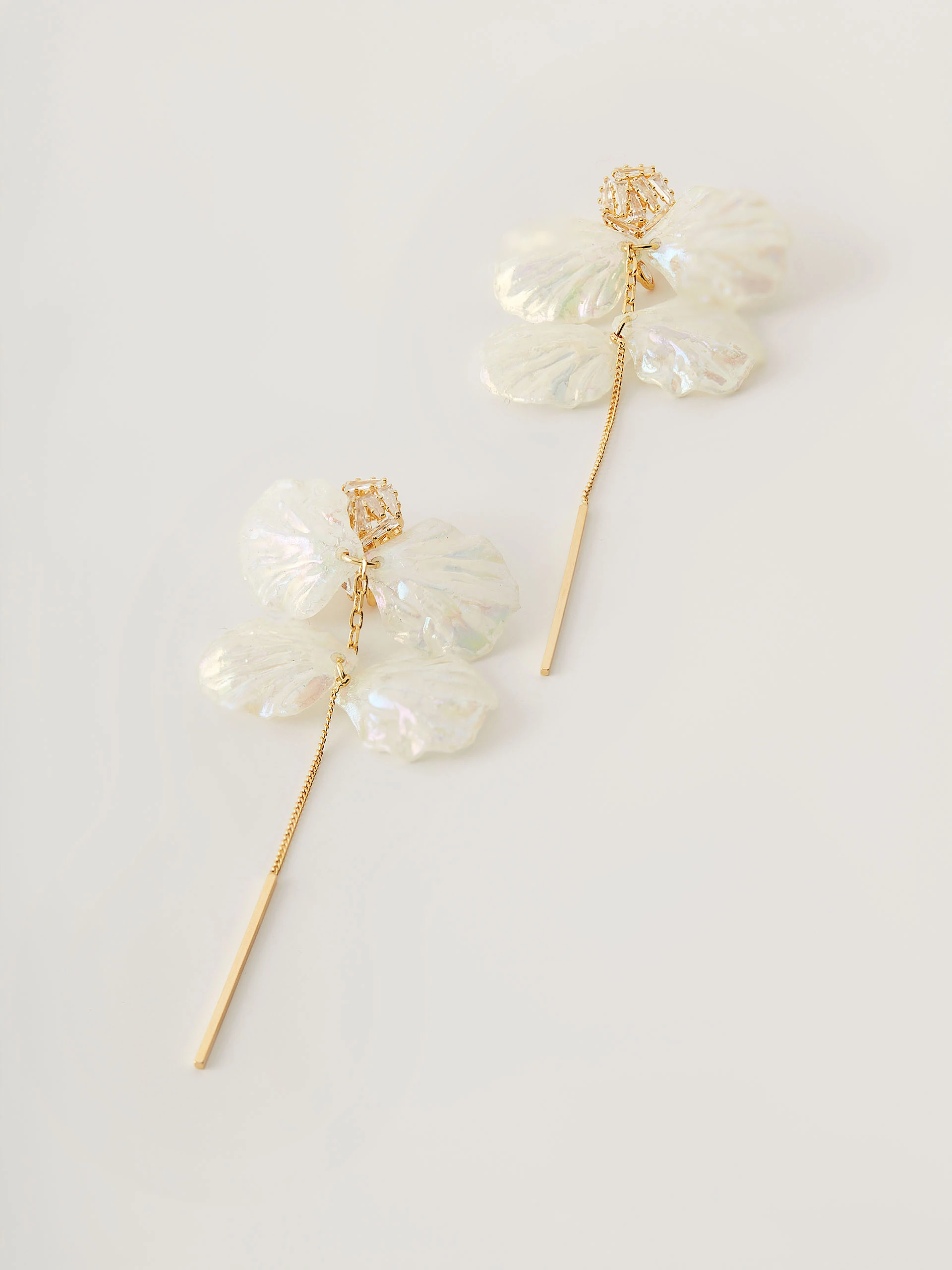 Decorated zirconia earrings