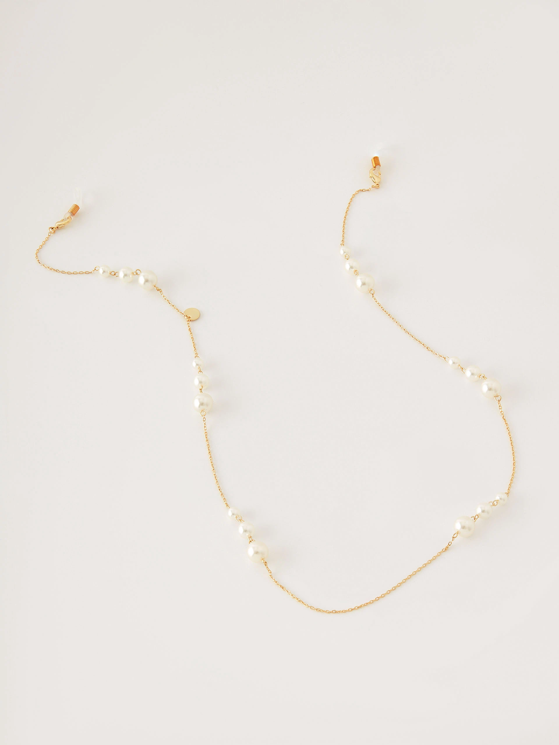 Eyeglass chain decorated with pearls