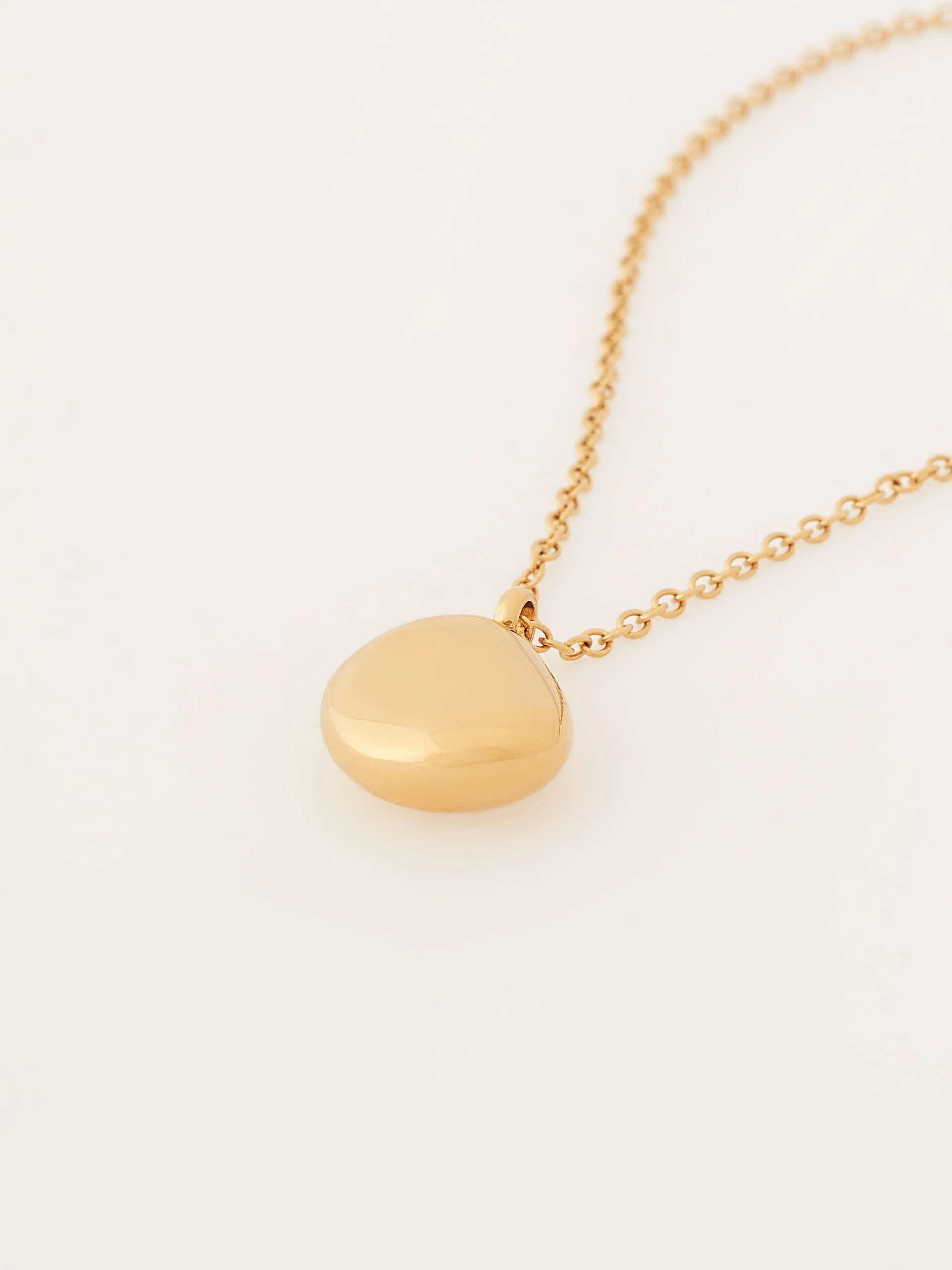 Thin stainless steel necklace