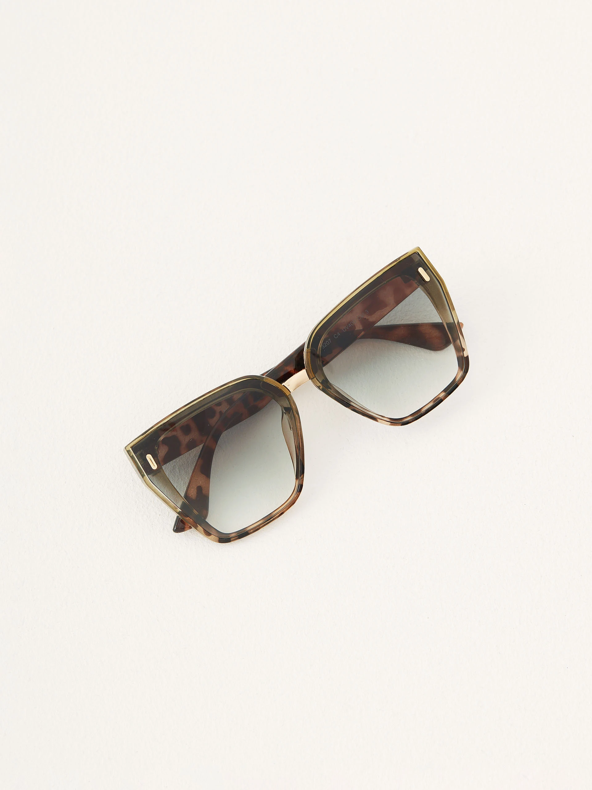 Decorative sunglasses in chrysalis color