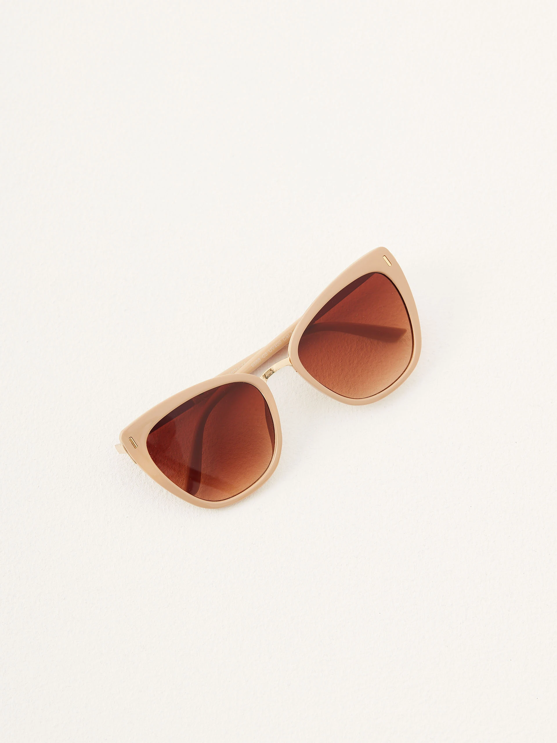 Beige cat-eye sunglasses