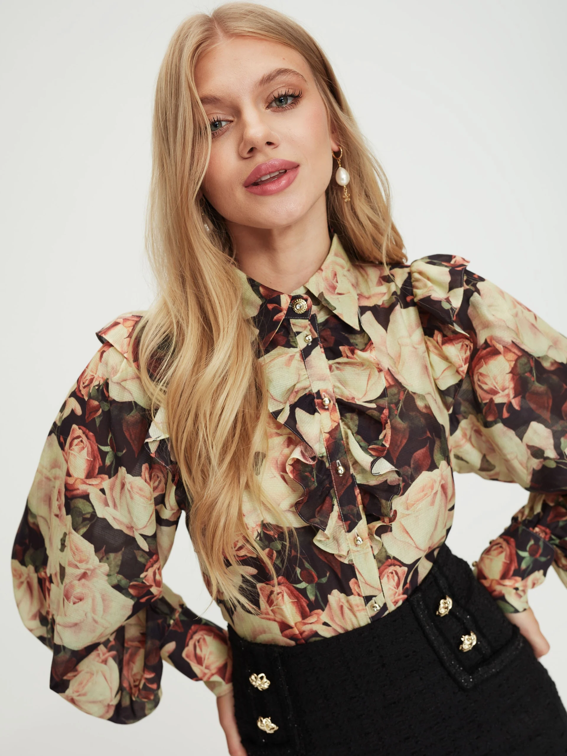 High-waisted tweed skirt