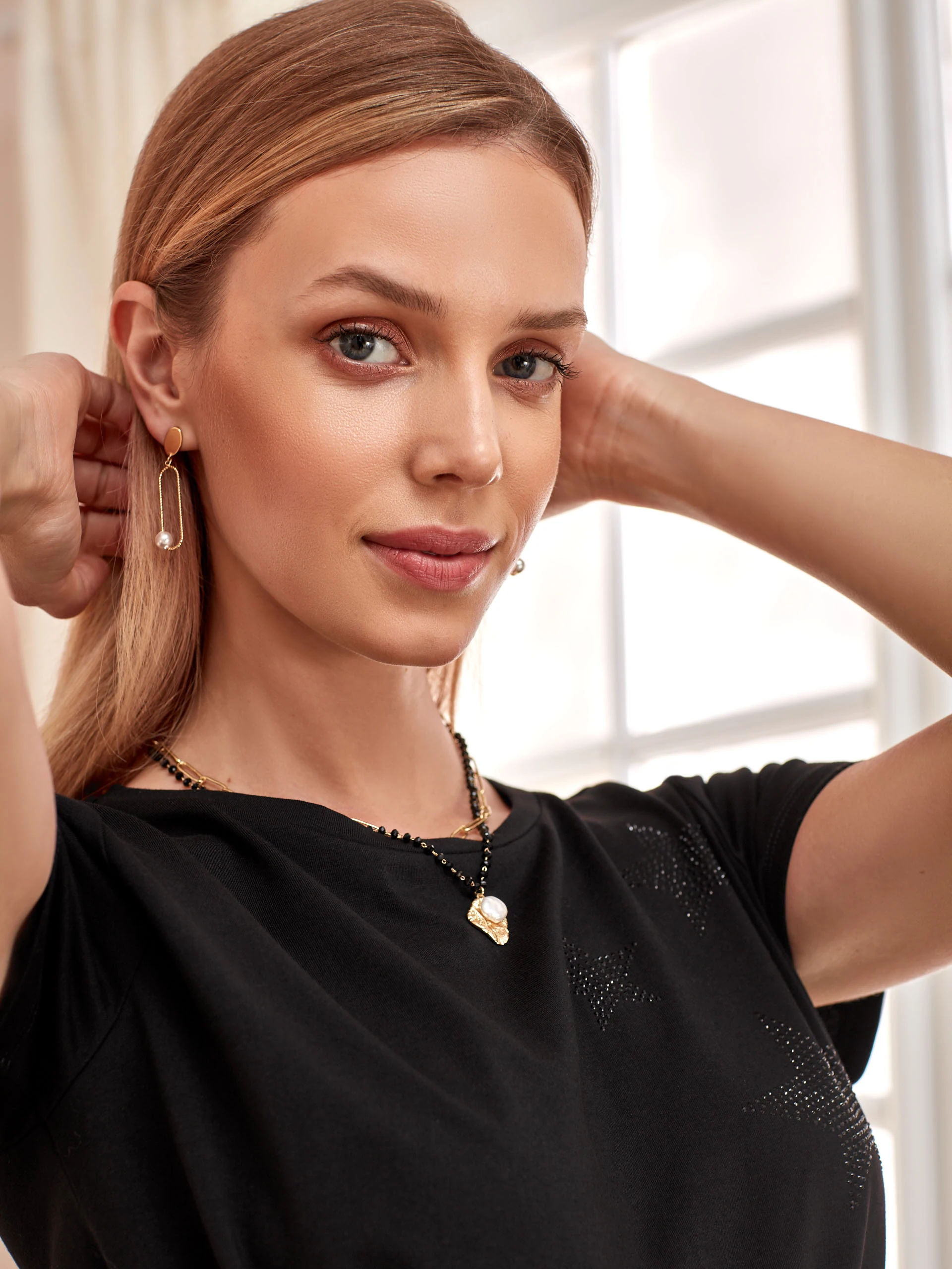 CASCADING PENDANT NECKLACE