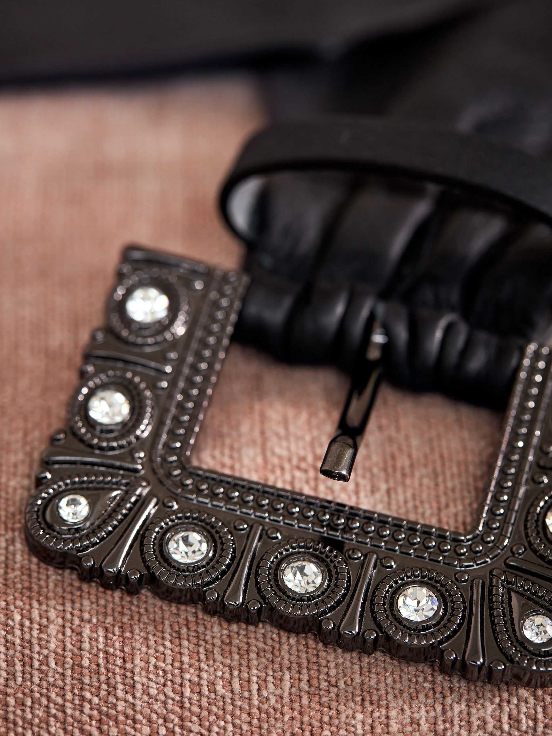 WIDE LEATHER BELT