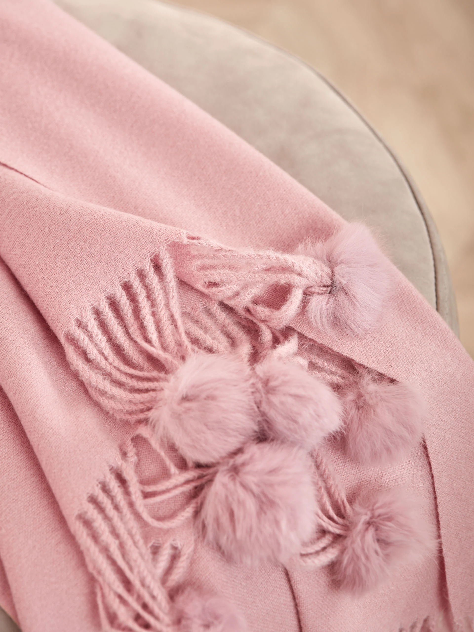 PINK SHAWL WITH POMPOMS