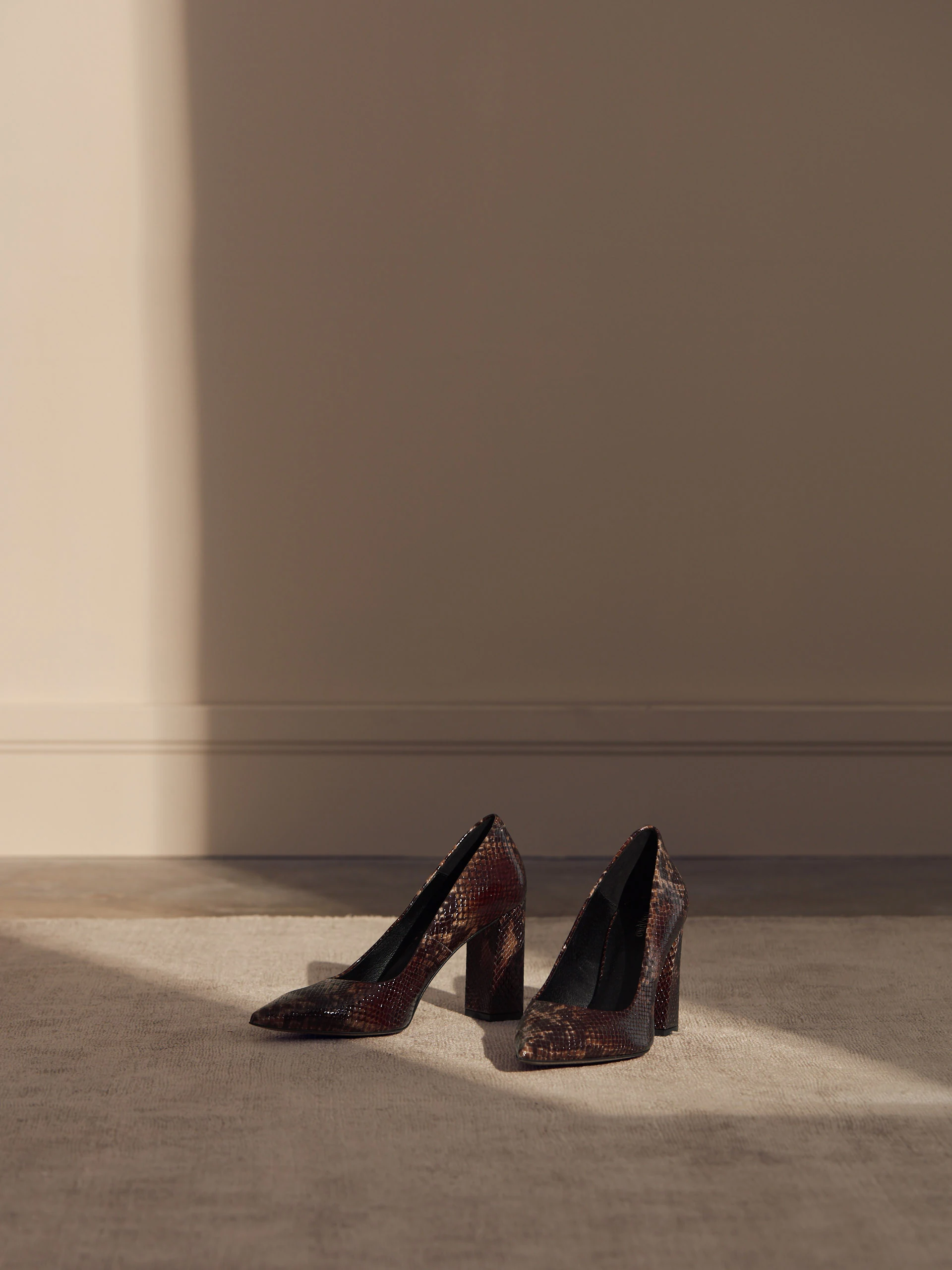 SNAKESKIN PATTERN PUMPS