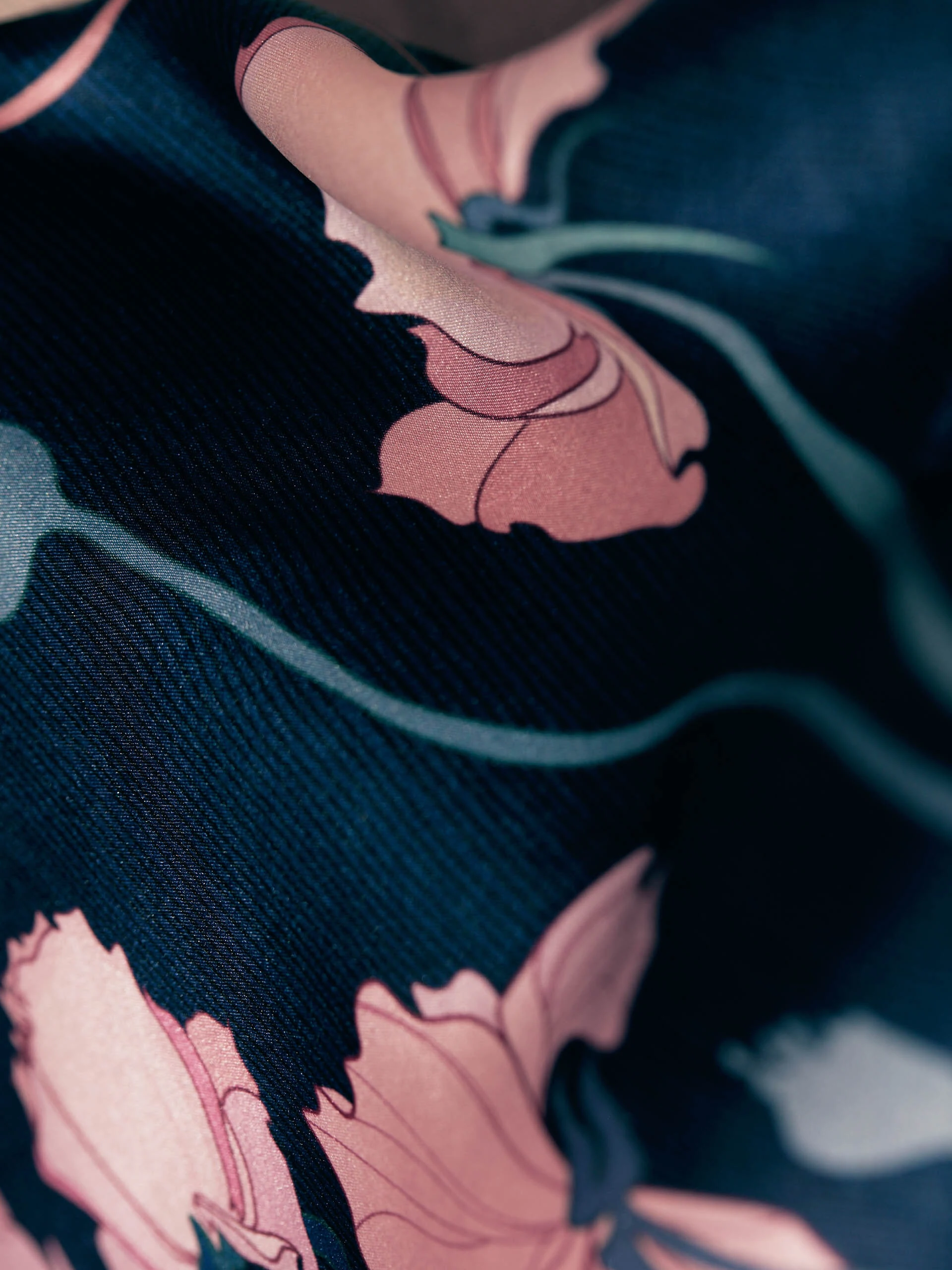 LARGE SILK GAVROCHE
