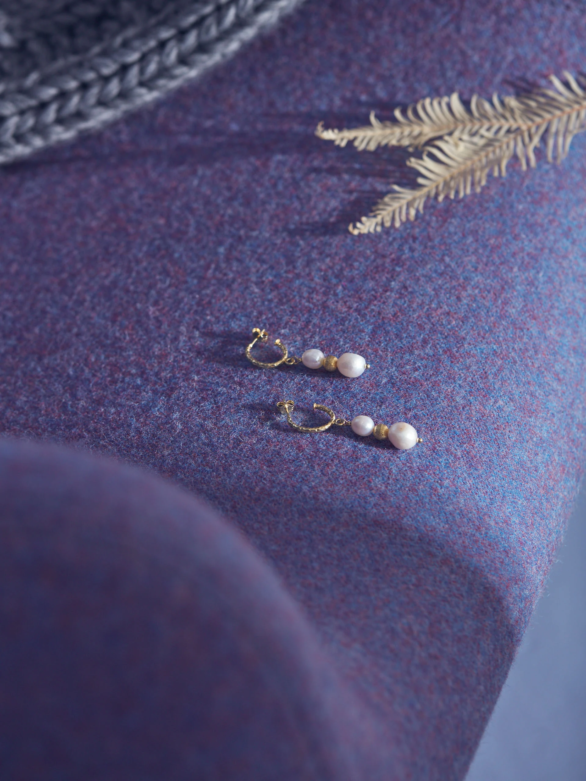 EARRINGS WITH PEARLS
