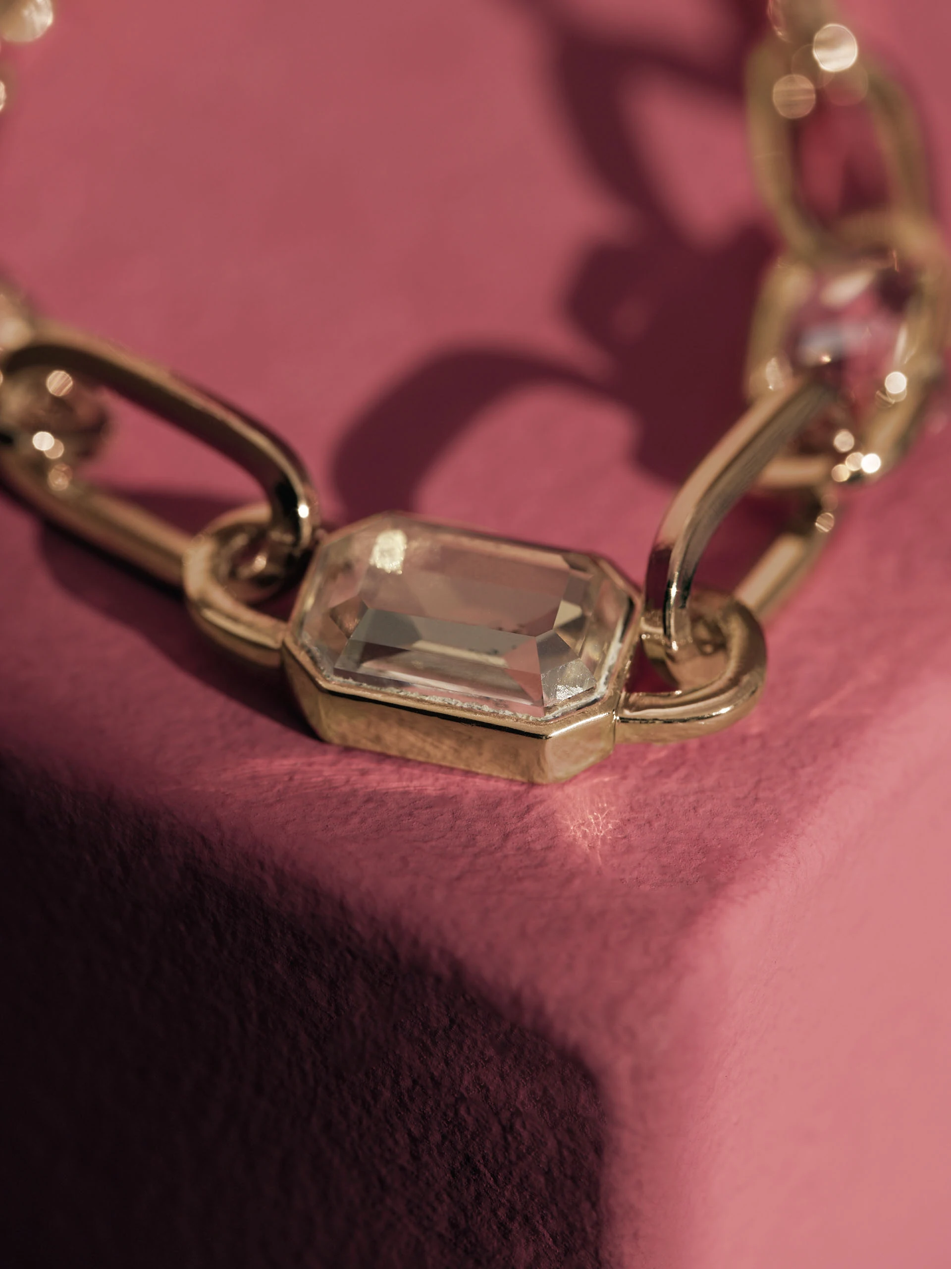 LARGE GOLD CHAIN