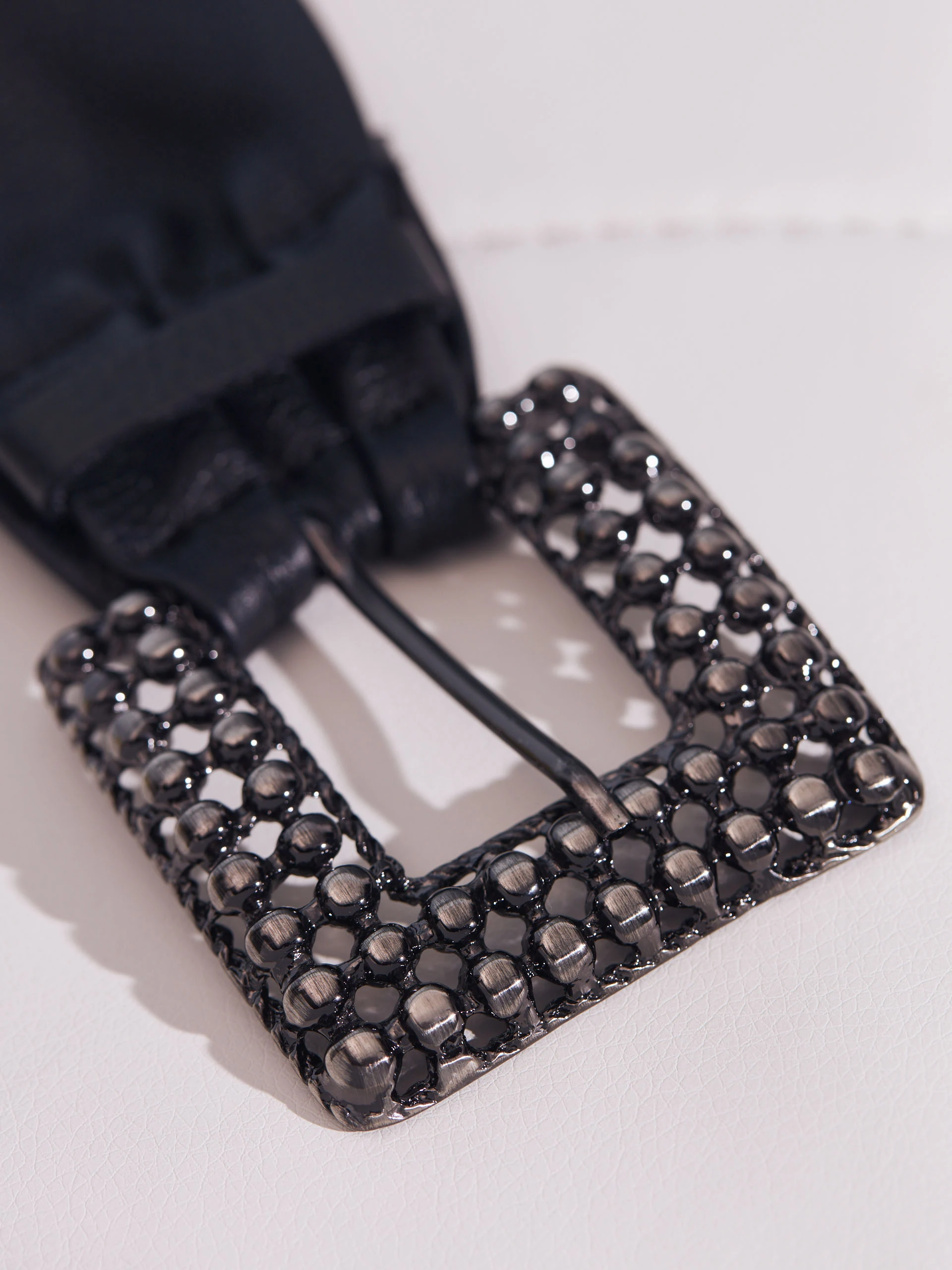 WIDE BELT MADE OF SOFT LEATHER