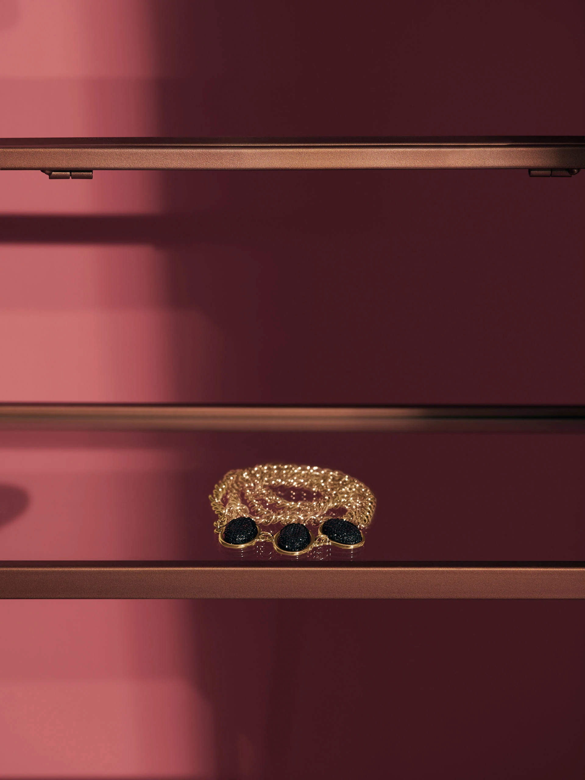 CHAIN BELT WITH STONES