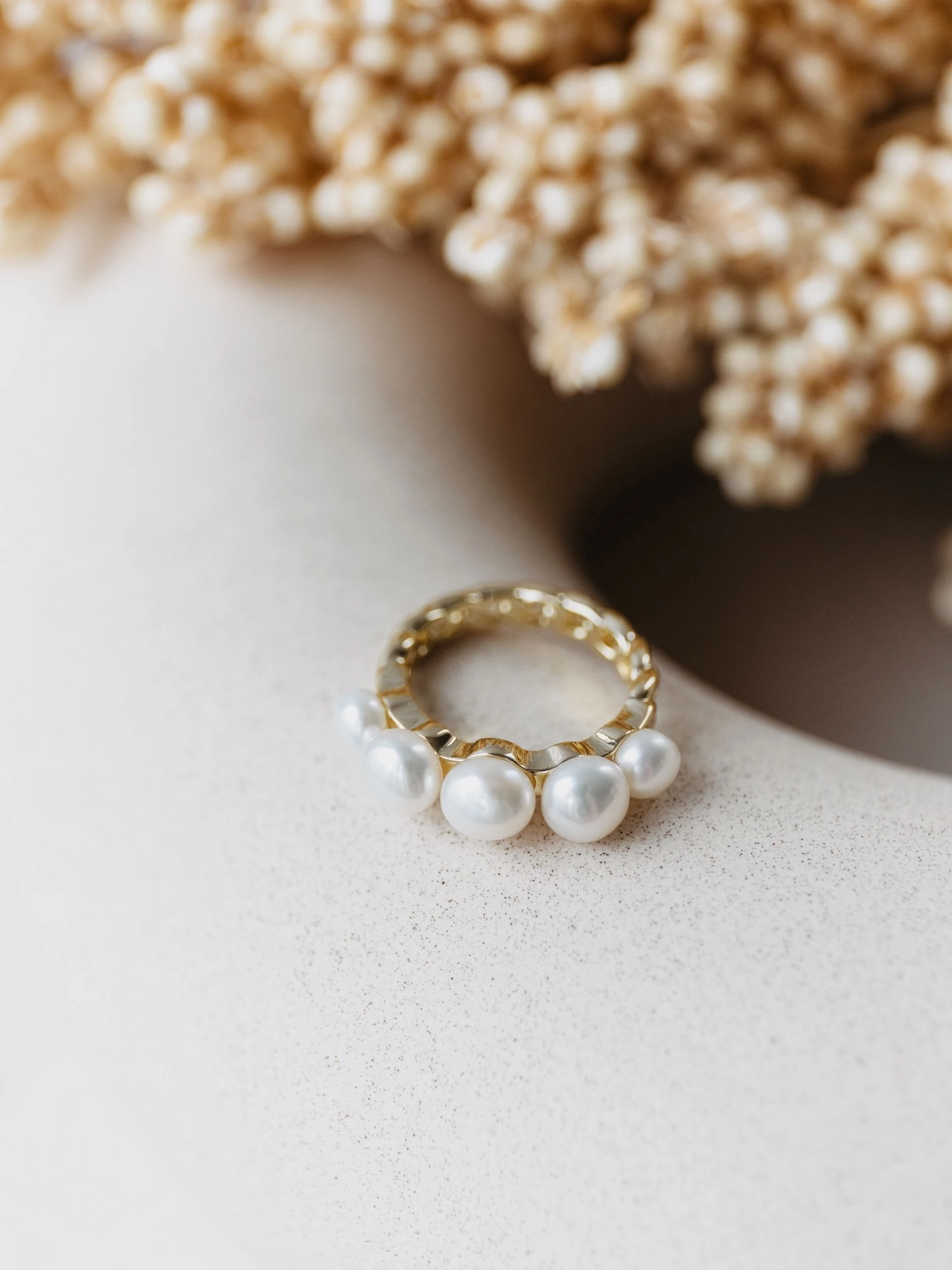 RING WITH PEARLS