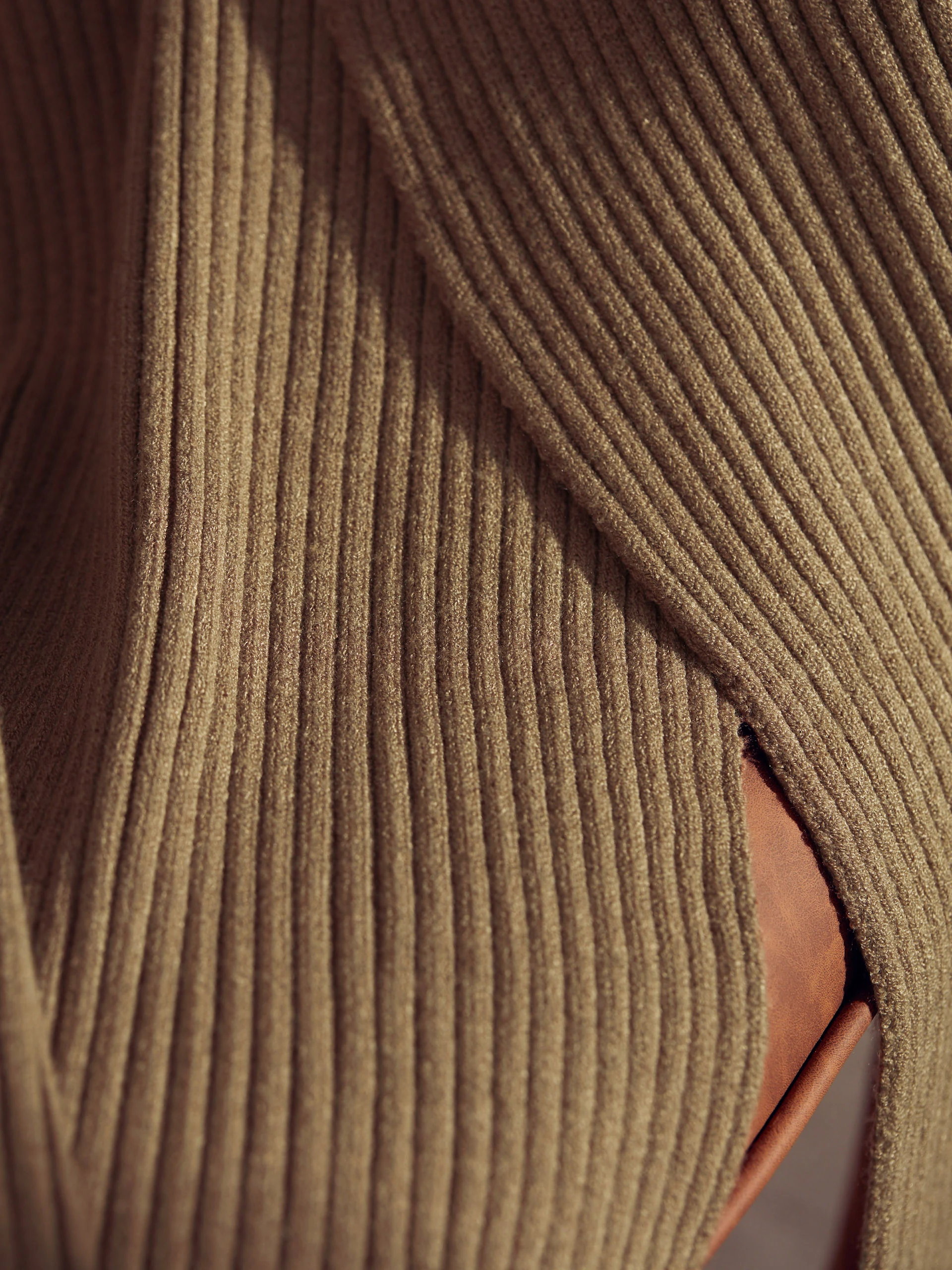 RIBBED KNIT SCARF