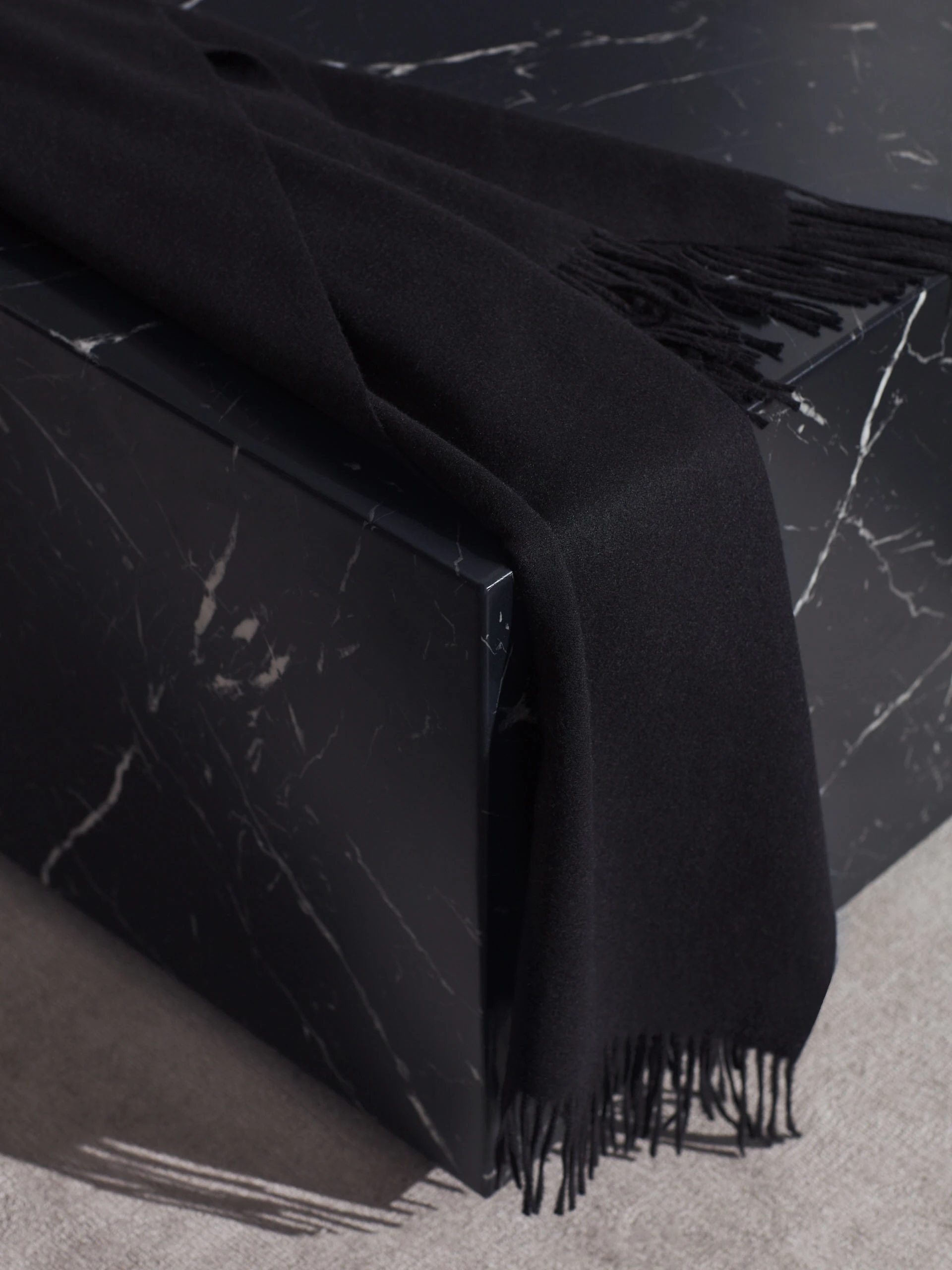 BLACK SCARF WITH TASSELS