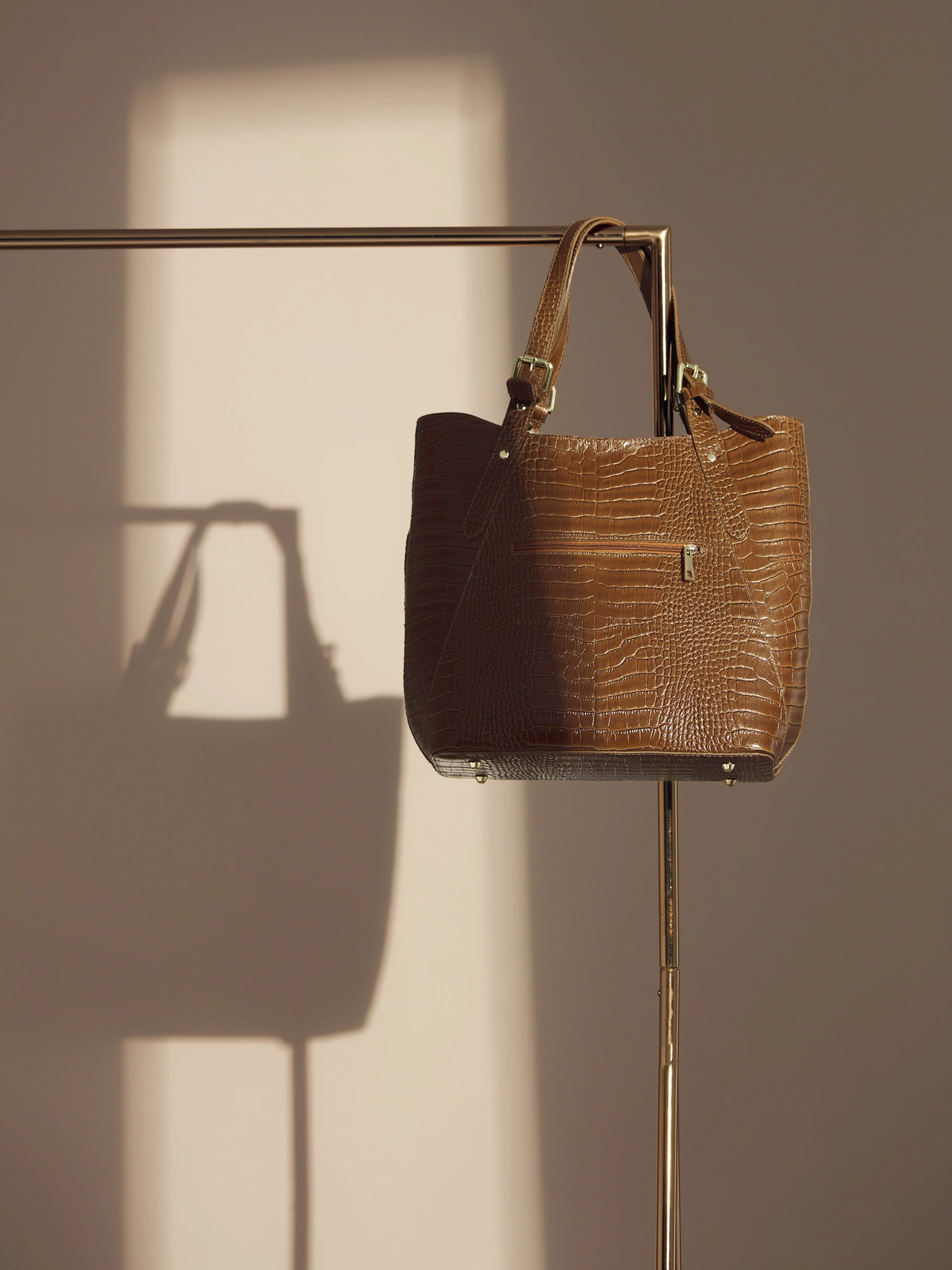 LARGE BROWN HANDBAG