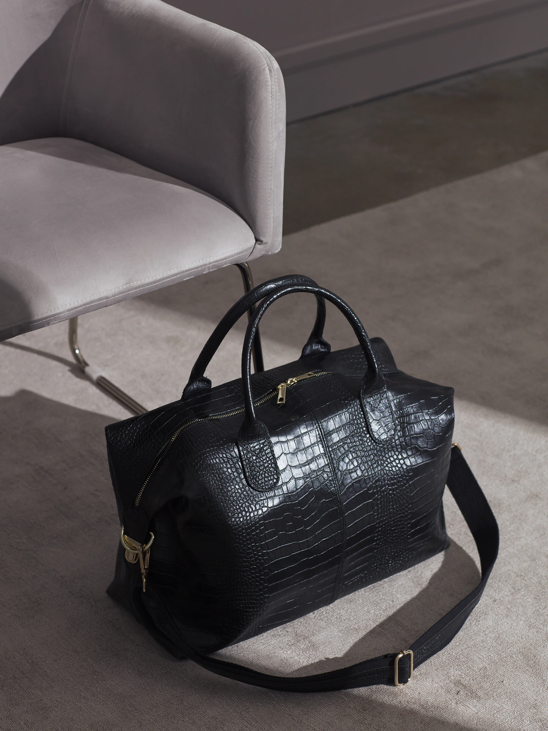 LARGE LEATHER BAG