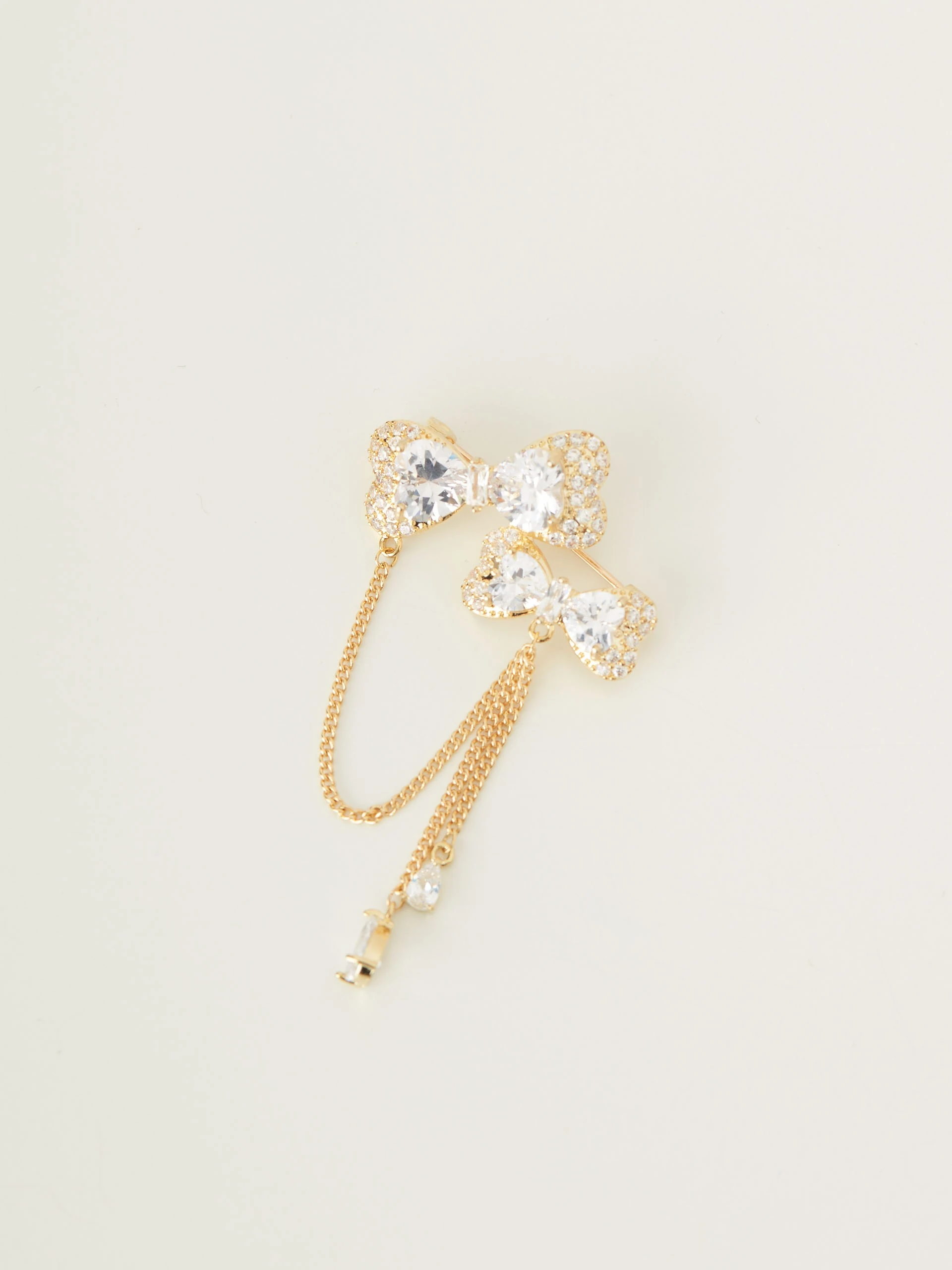 Brooch with crystals