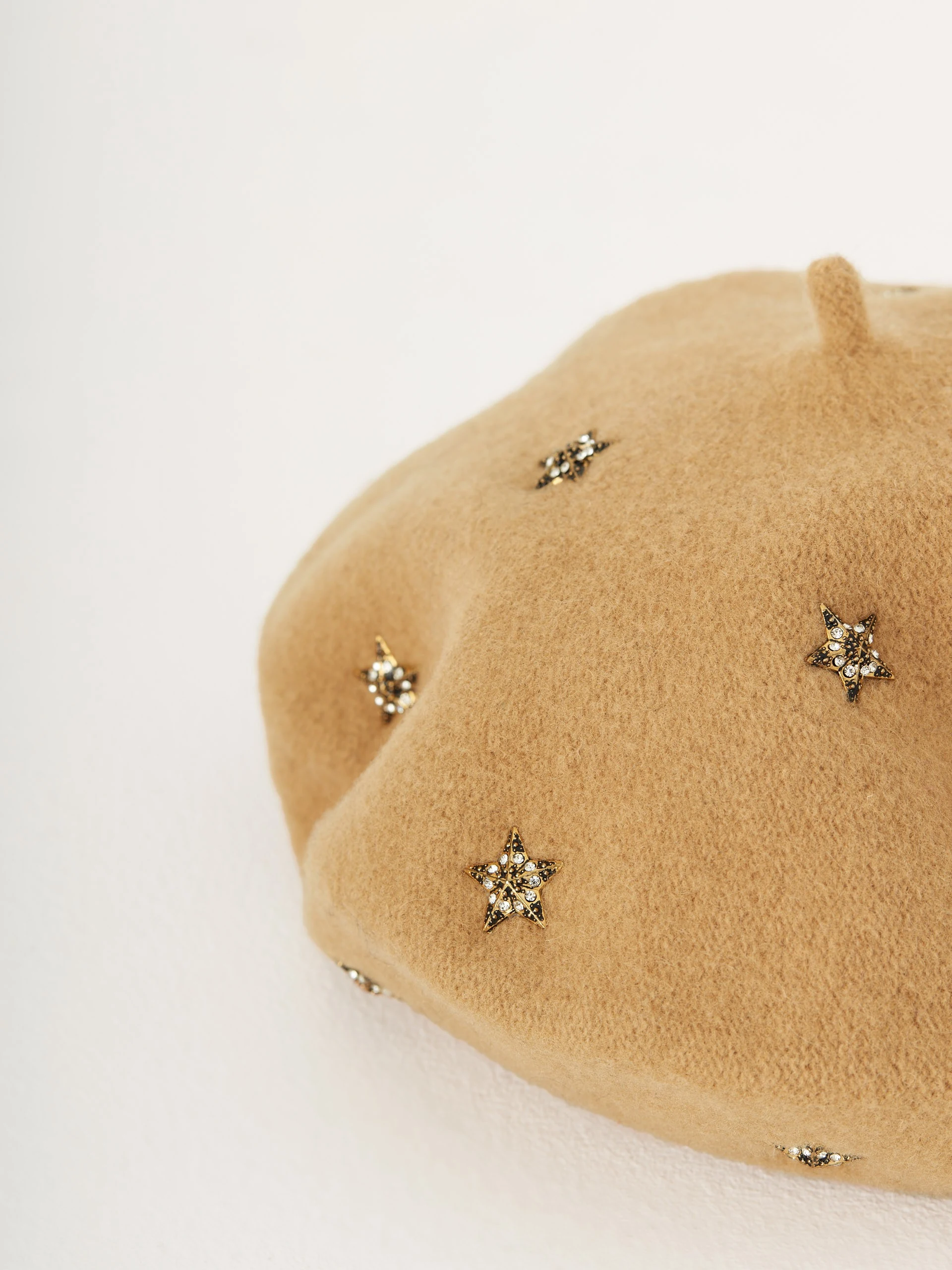 Caramel-colored beret