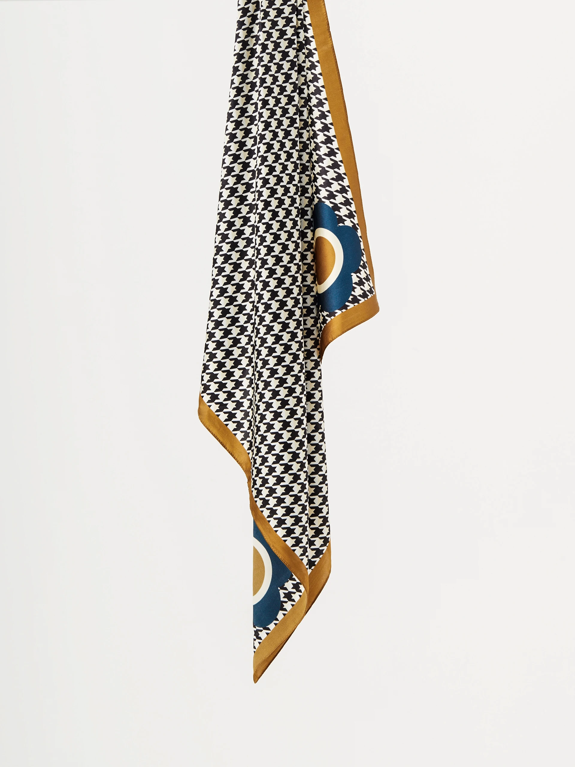 Silk neckerchief with houndstooth
