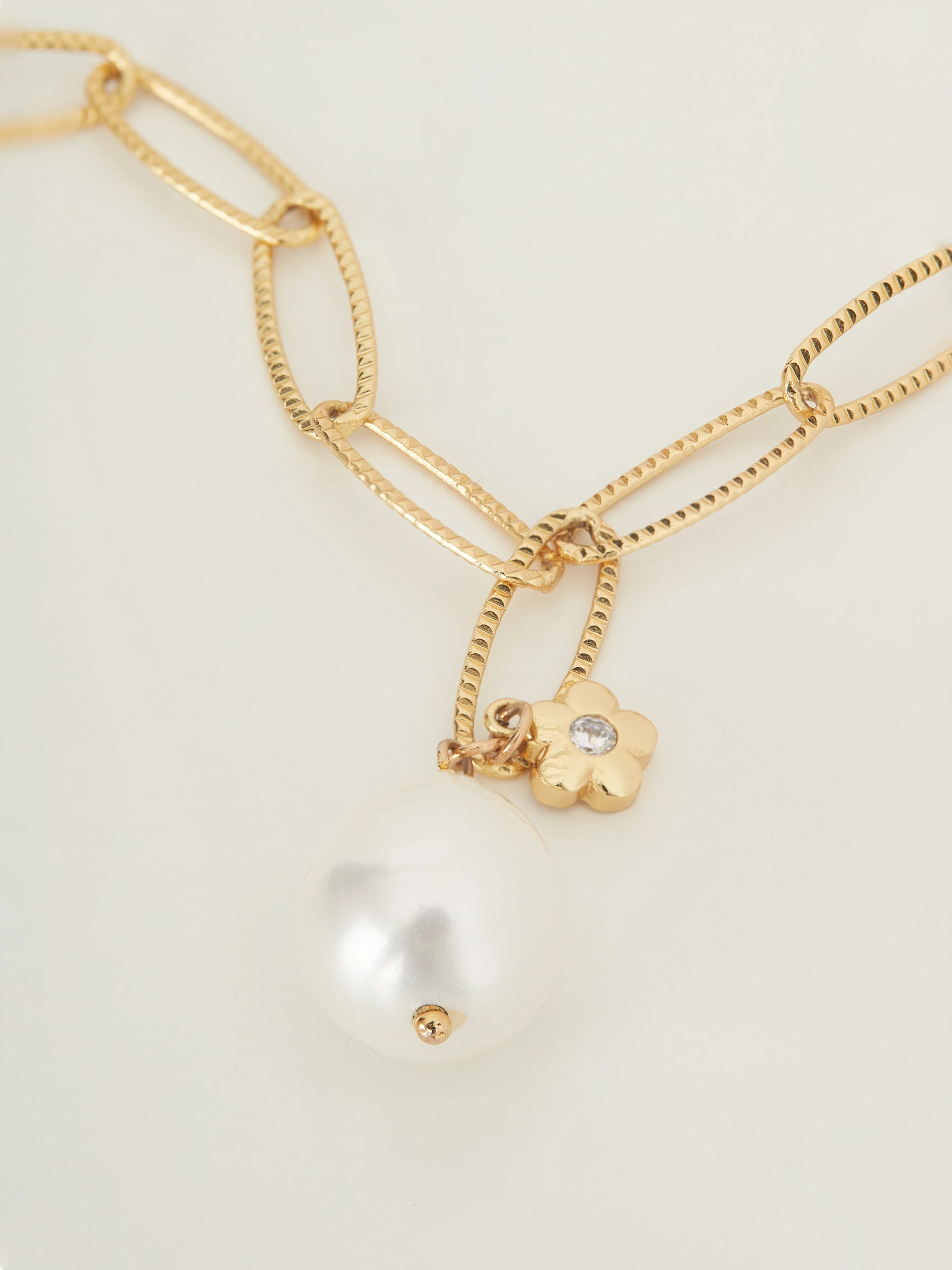 Chain necklace with pearl
